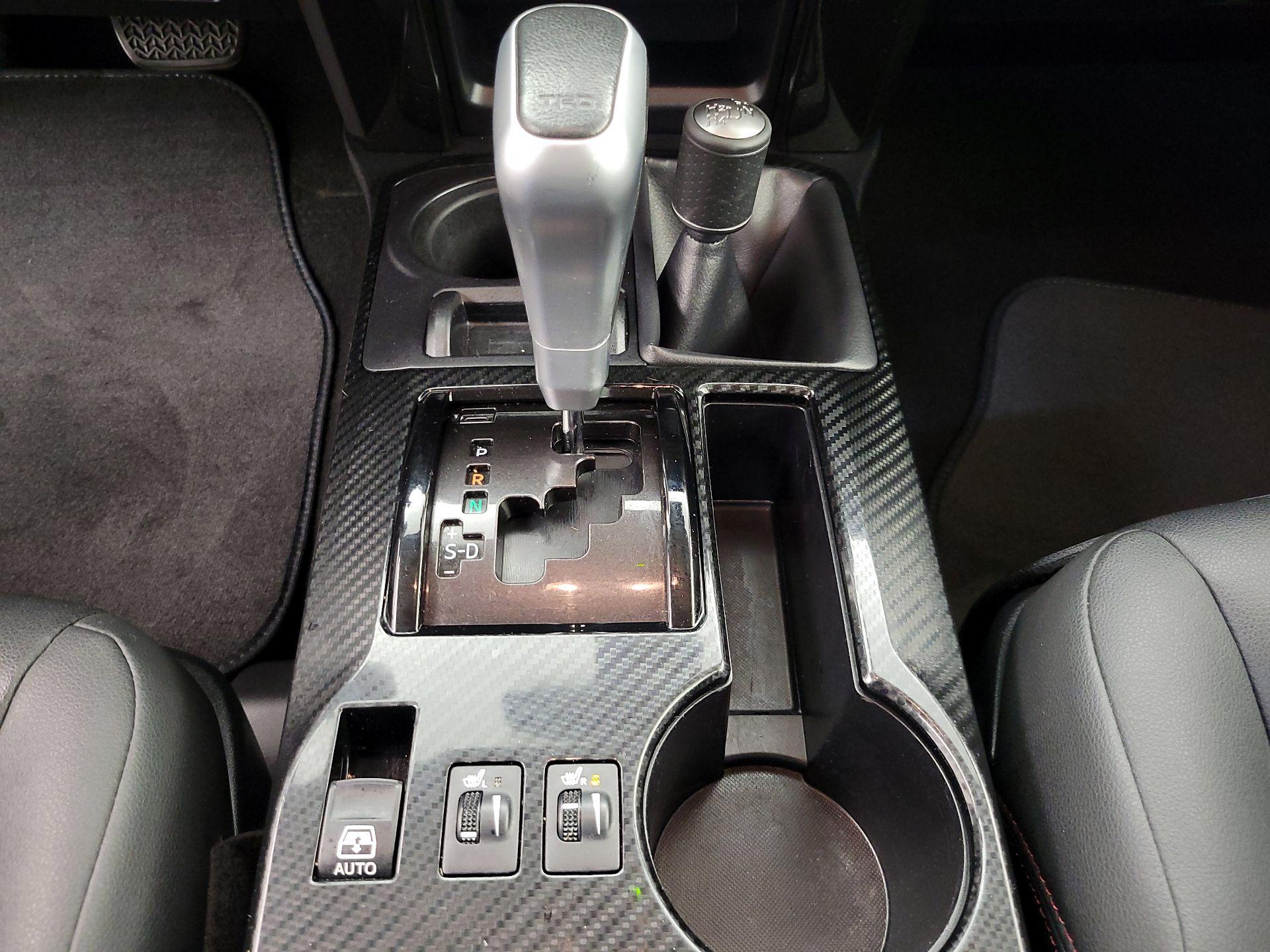 Thumbnail: 2020 Toyota 4Runner - 18