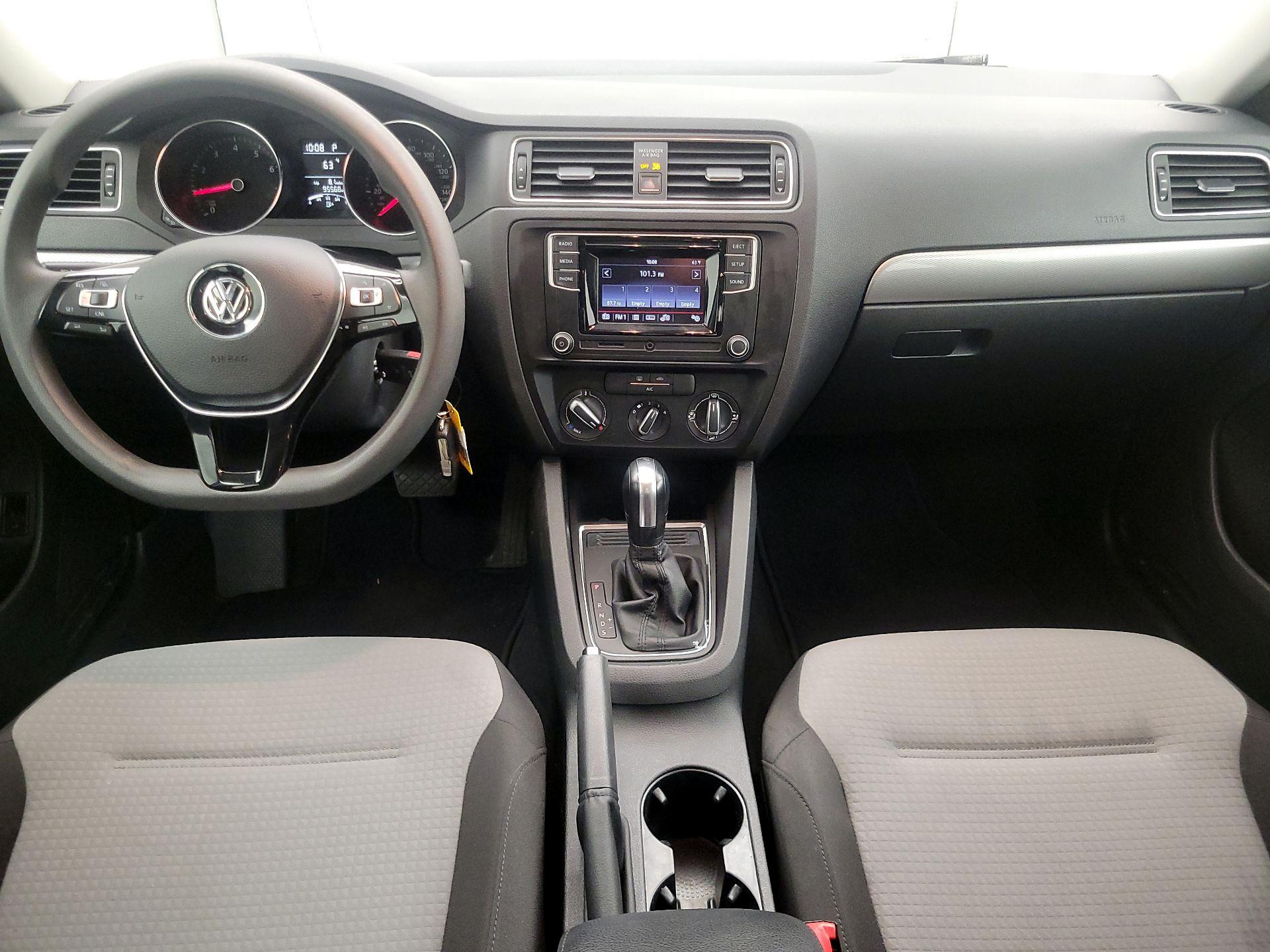 Thumbnail: 2017 Volkswagen Jetta - 9