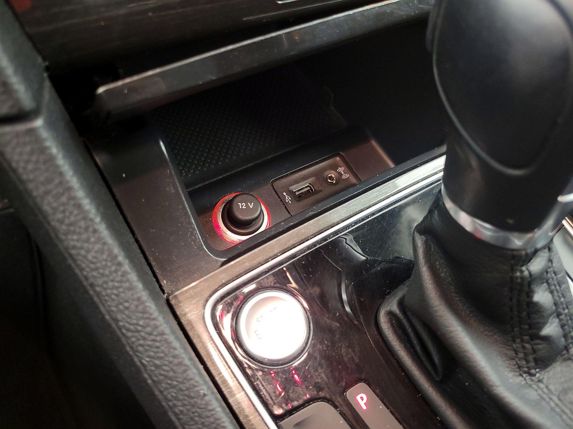 Thumbnail: 2017 Volkswagen Passat - 18