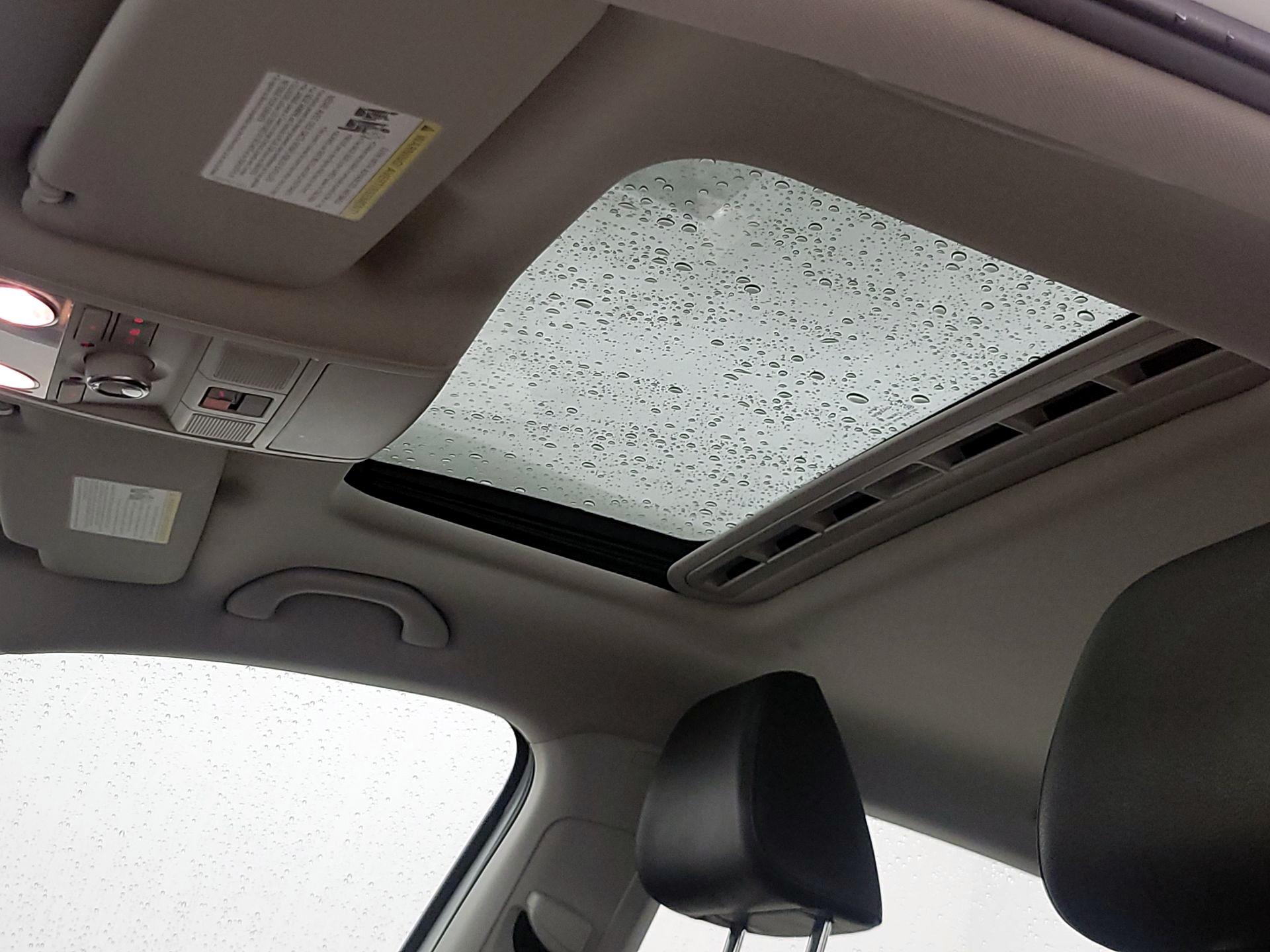 Thumbnail: 2017 Volkswagen Passat - 19