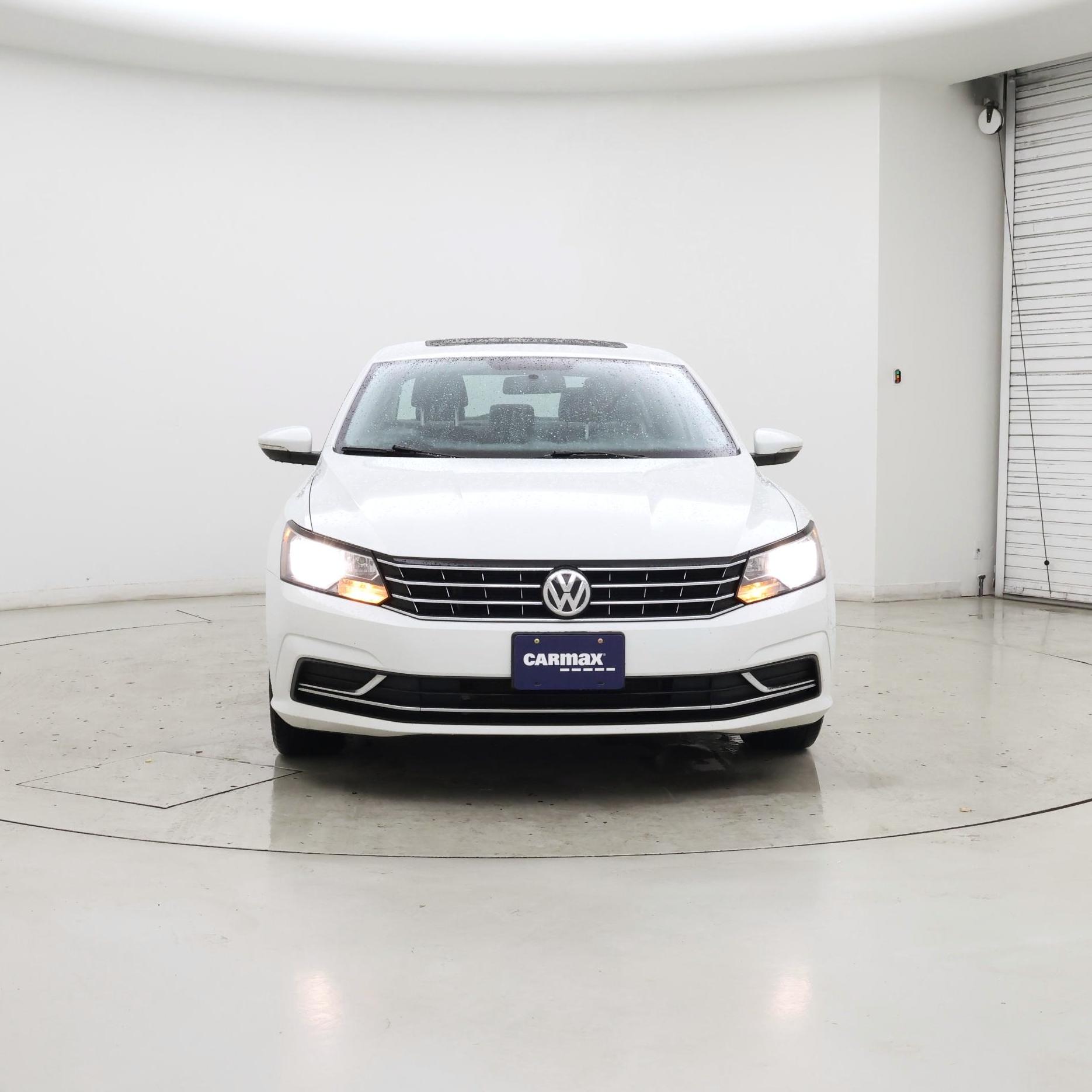 Thumbnail: 2017 Volkswagen Passat - 5