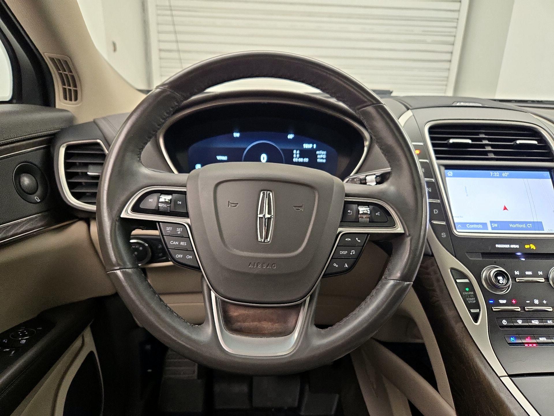 Thumbnail: 2019 Lincoln Nautilus - 10