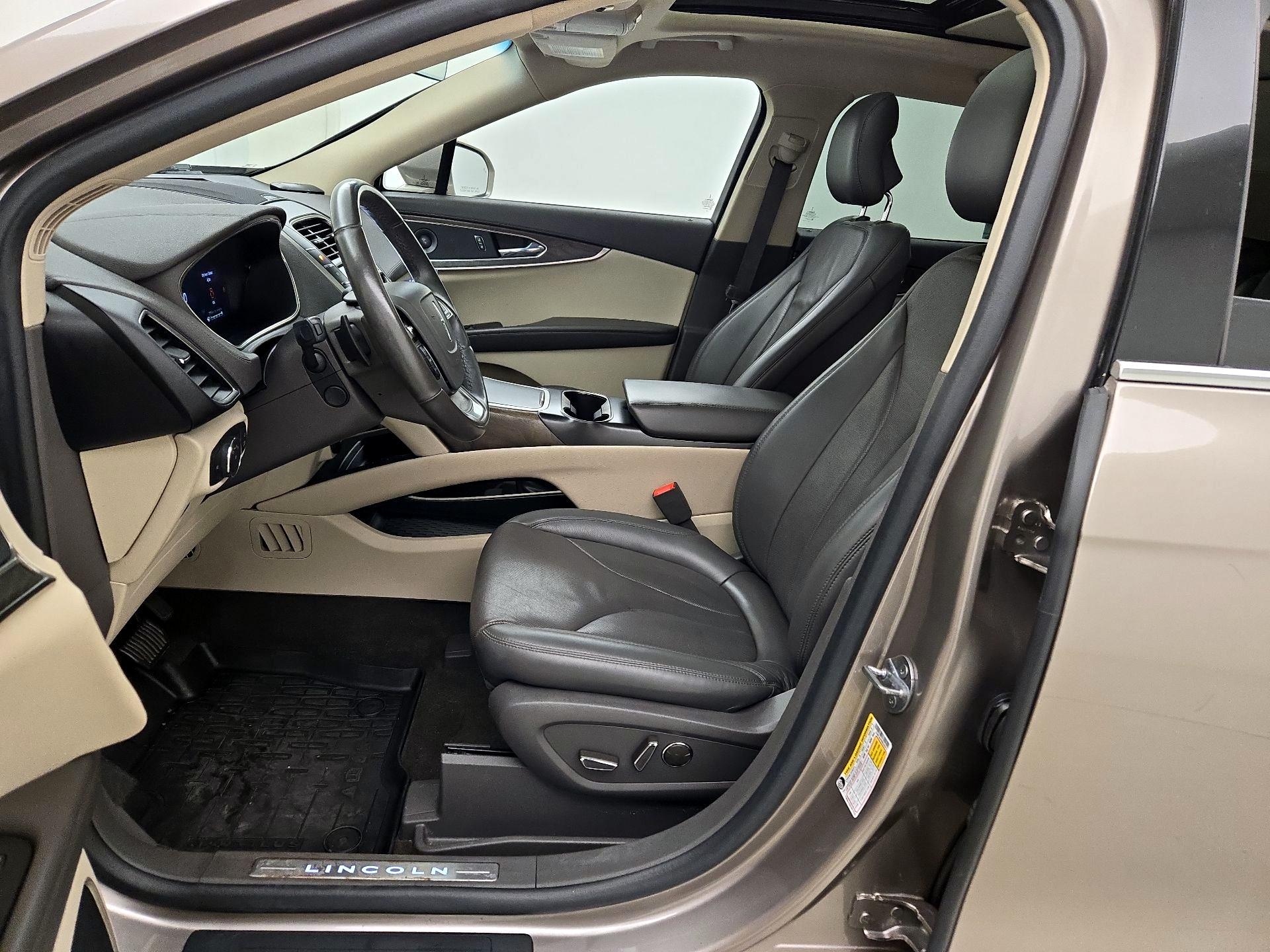 Thumbnail: 2019 Lincoln Nautilus - 11