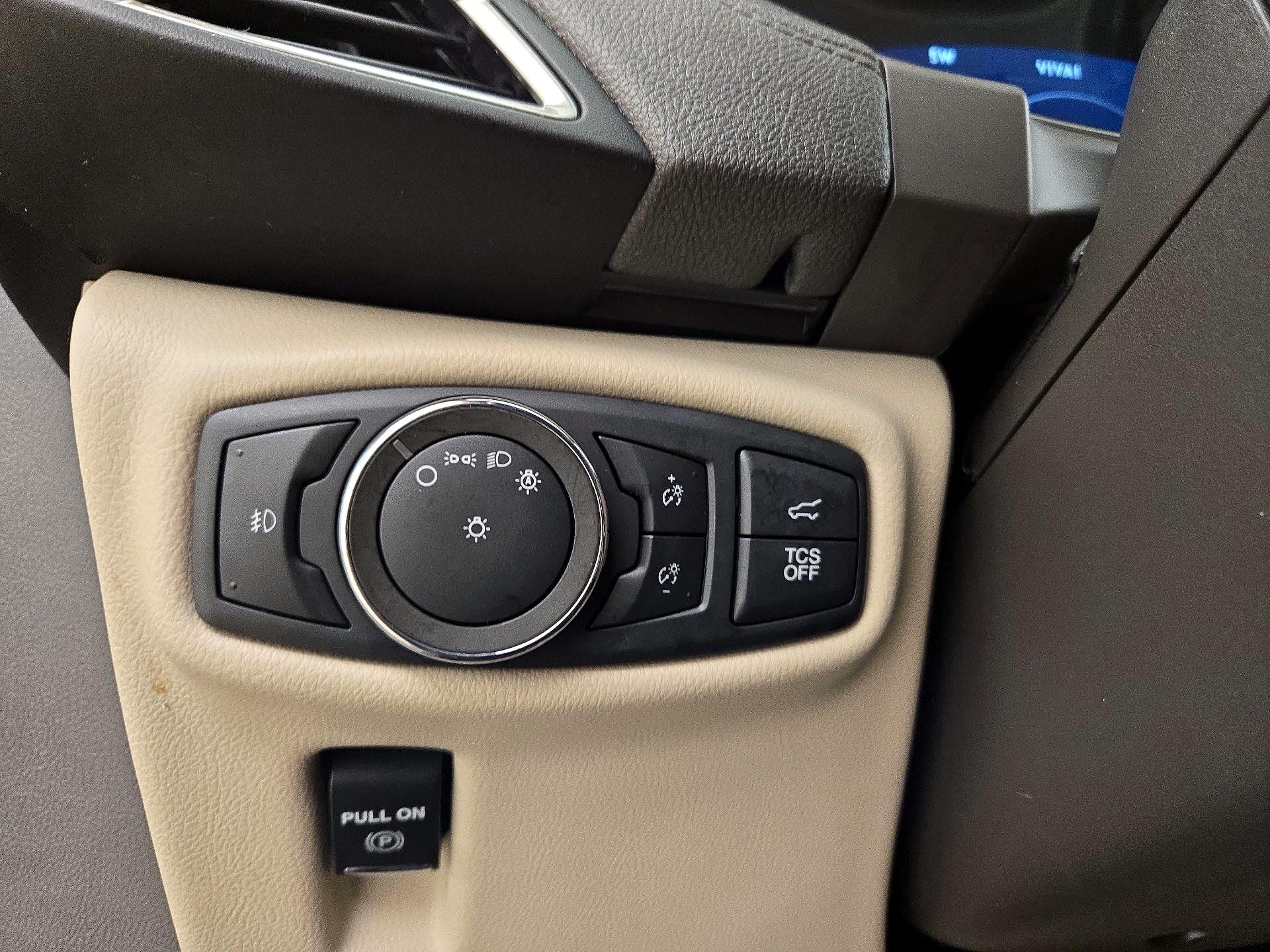 Thumbnail: 2019 Lincoln Nautilus - 13