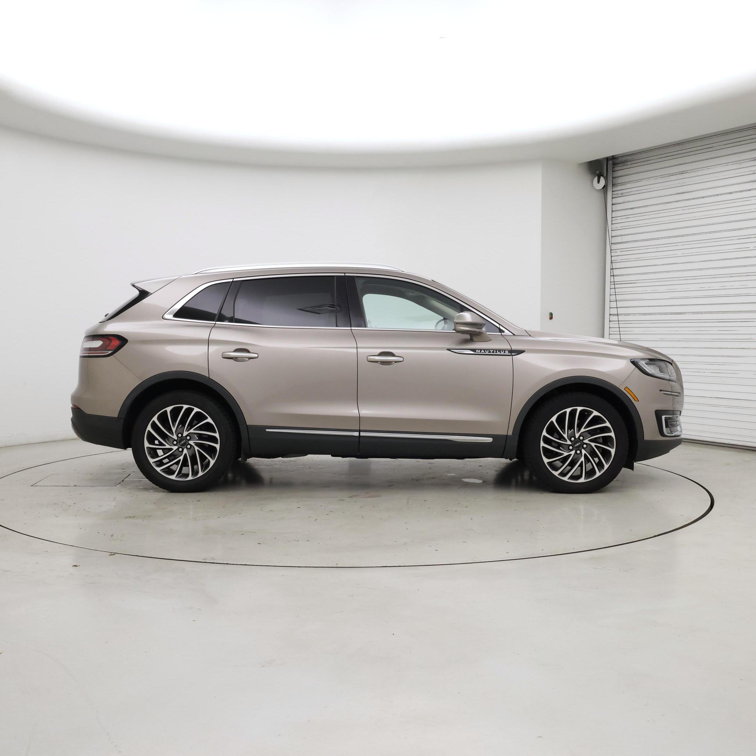 Thumbnail: 2019 Lincoln Nautilus - 7