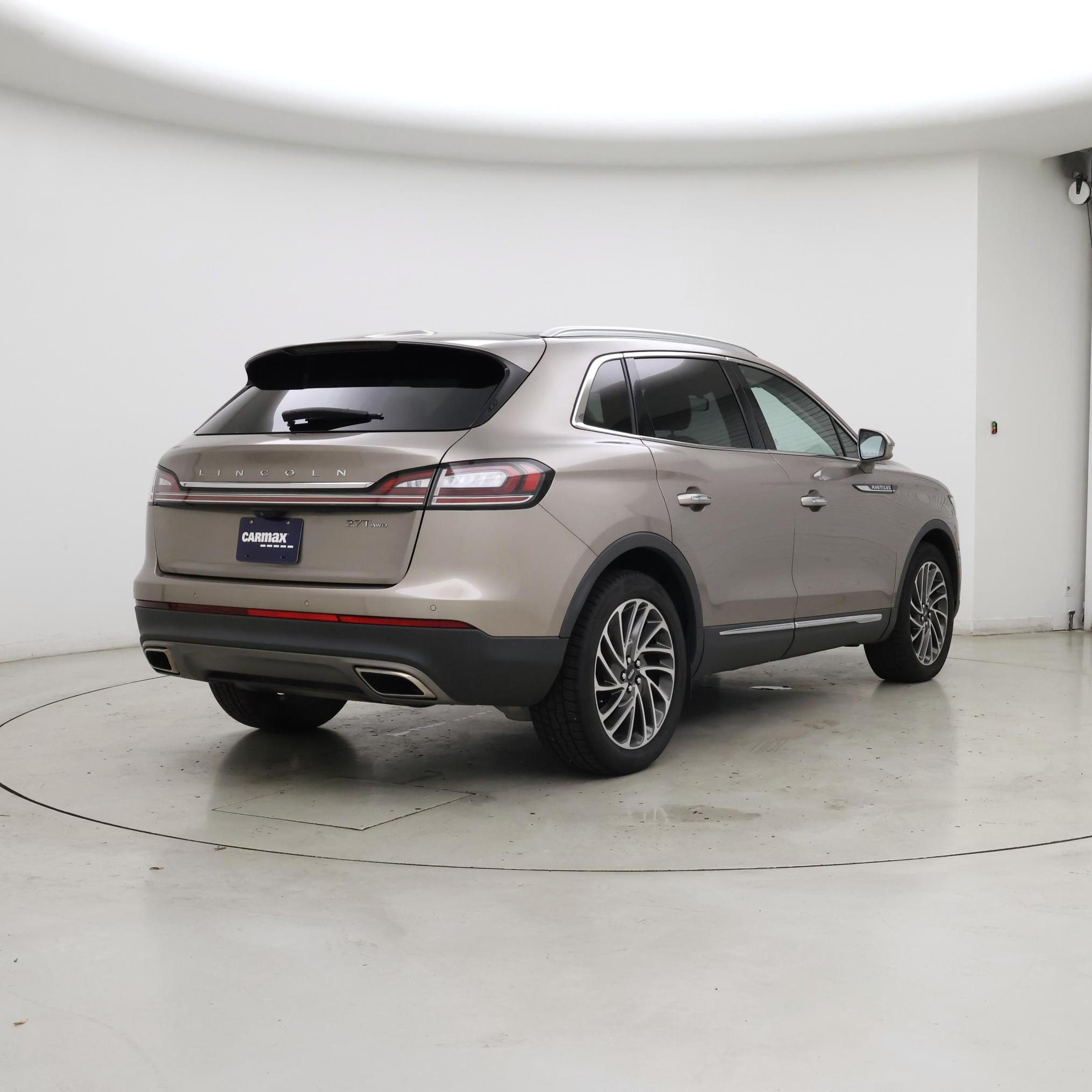 Thumbnail: 2019 Lincoln Nautilus - 8