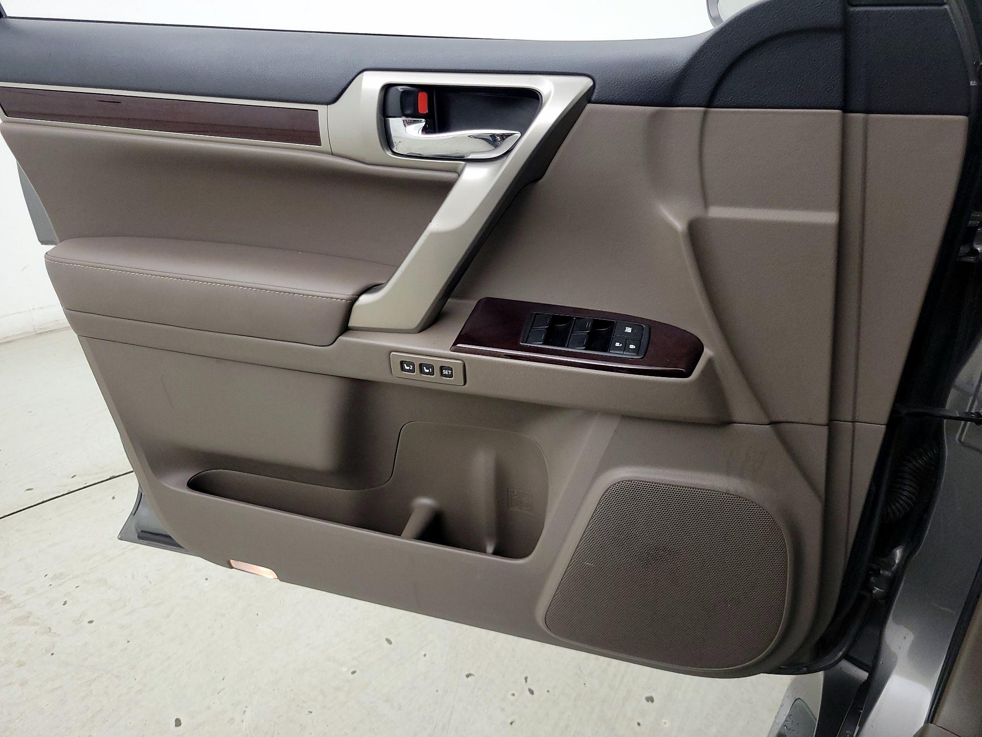 Thumbnail: 2014 Lexus GX - 12