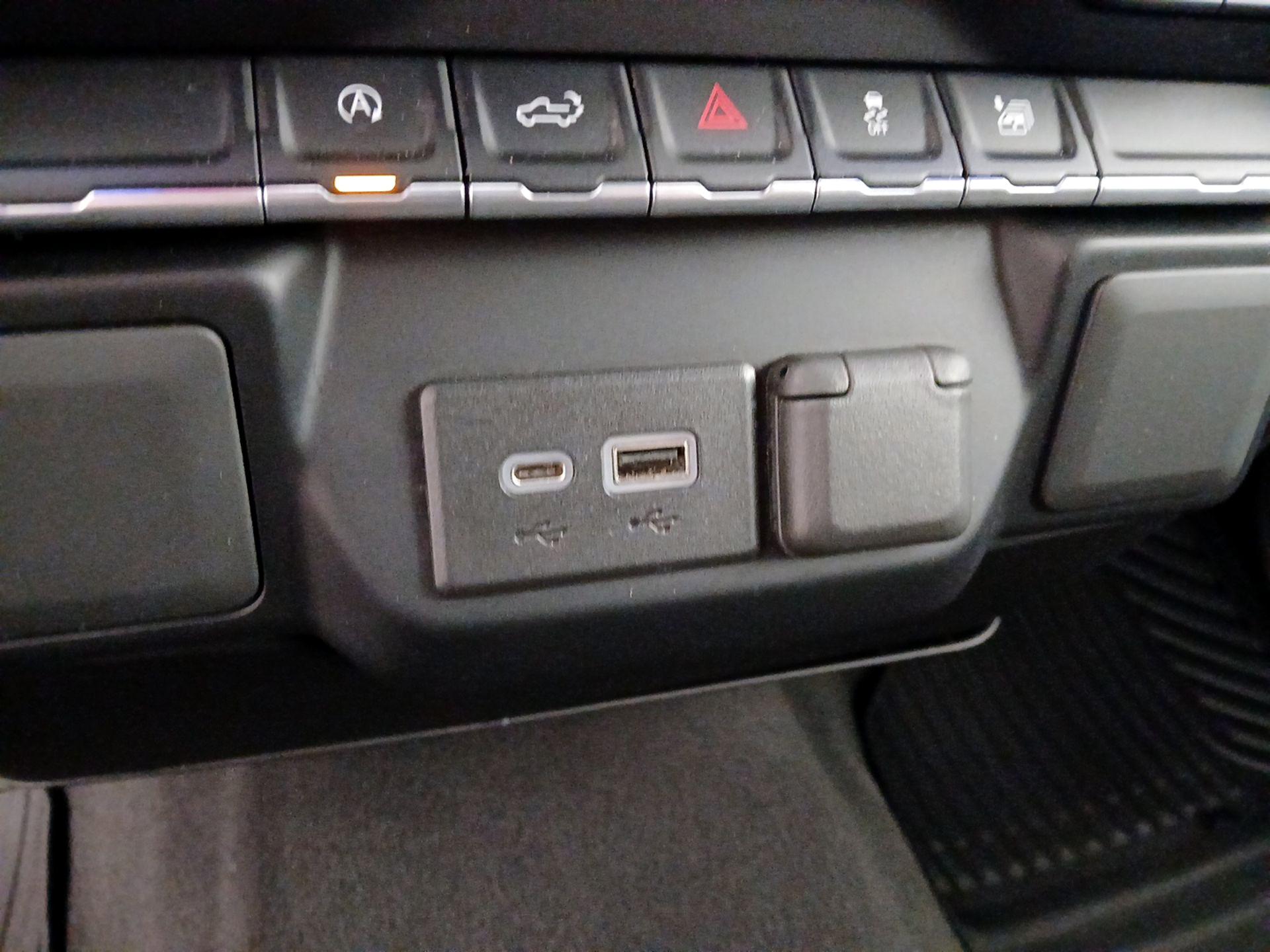 Thumbnail: 2022 Chevrolet Silverado 1500 - 18