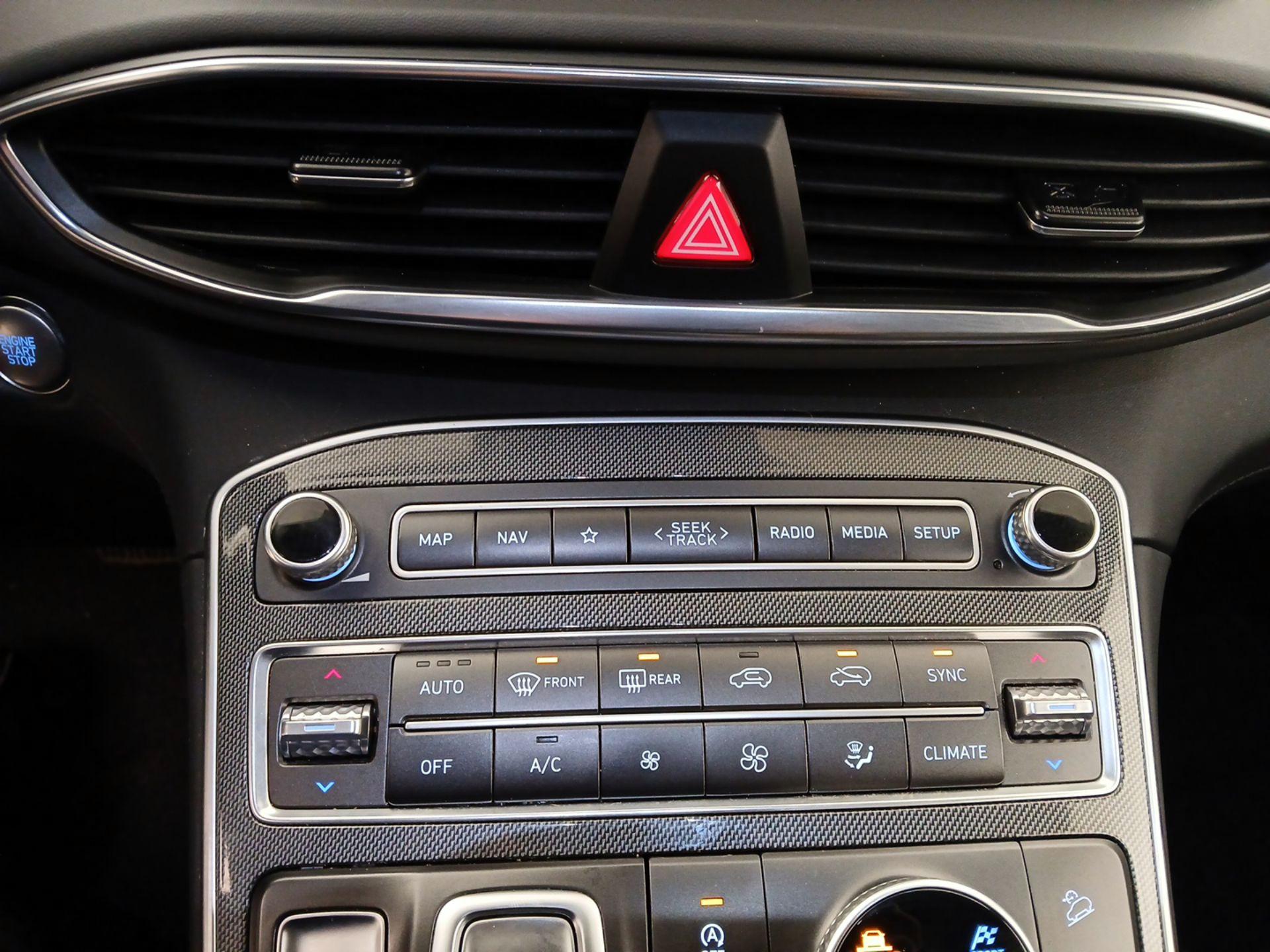 Thumbnail: 2022 Hyundai Santa Fe - 17