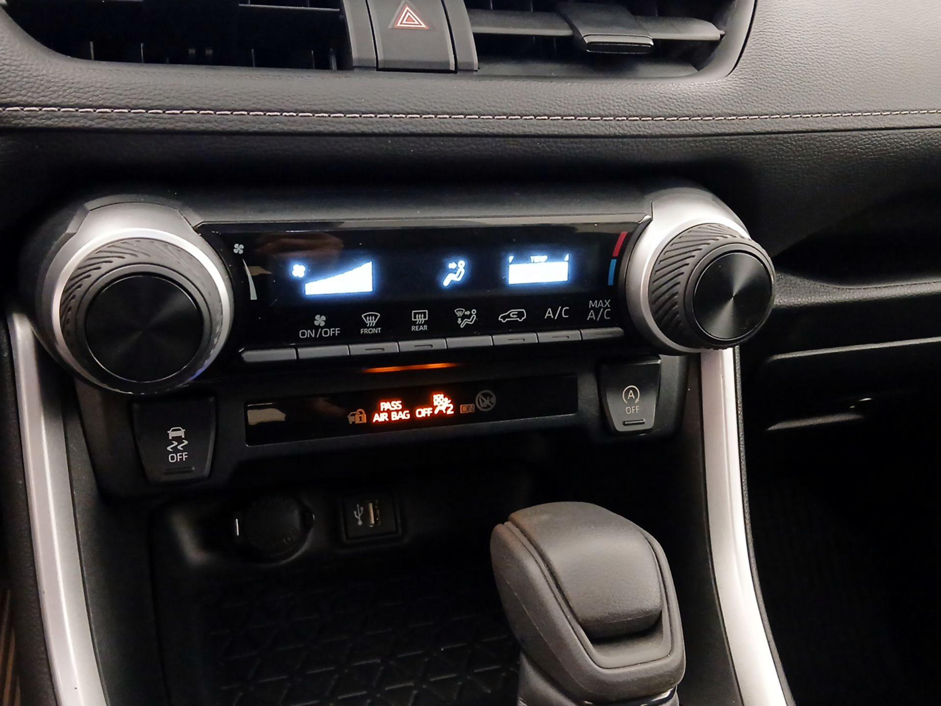 Thumbnail: 2023 Toyota RAV4 - 16