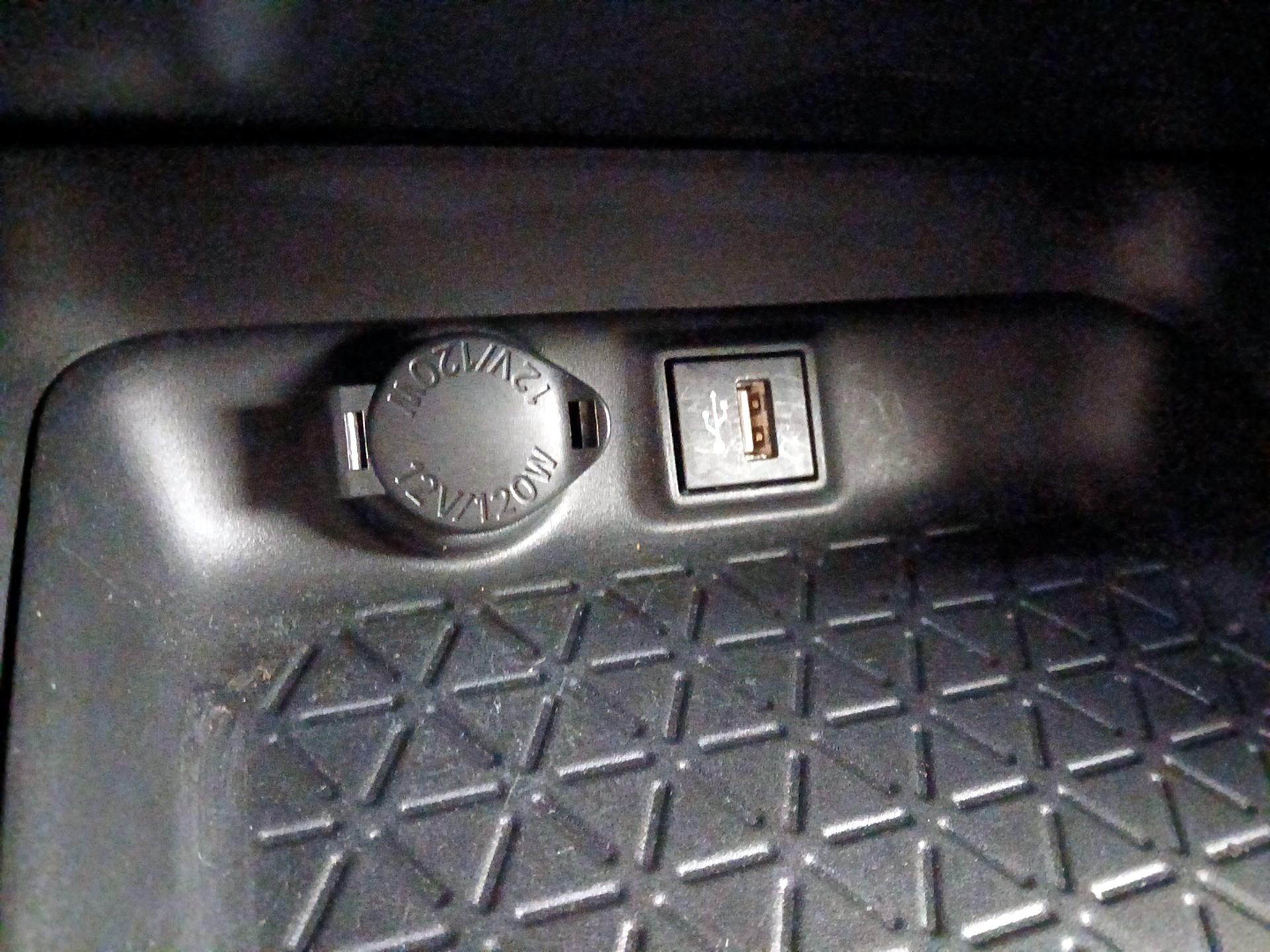 Thumbnail: 2023 Toyota RAV4 - 18