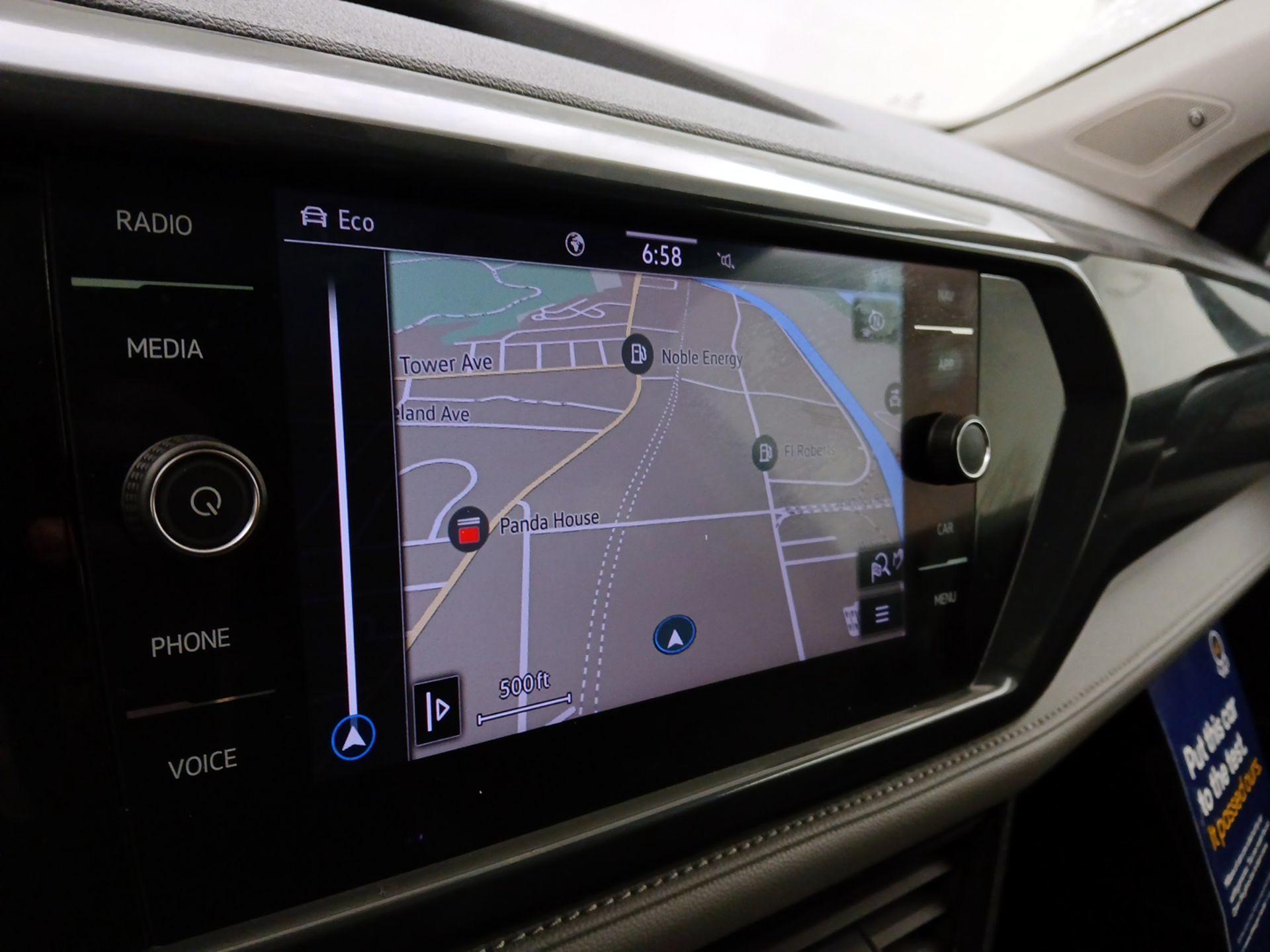 Thumbnail: 2022 Volkswagen Taos - 14