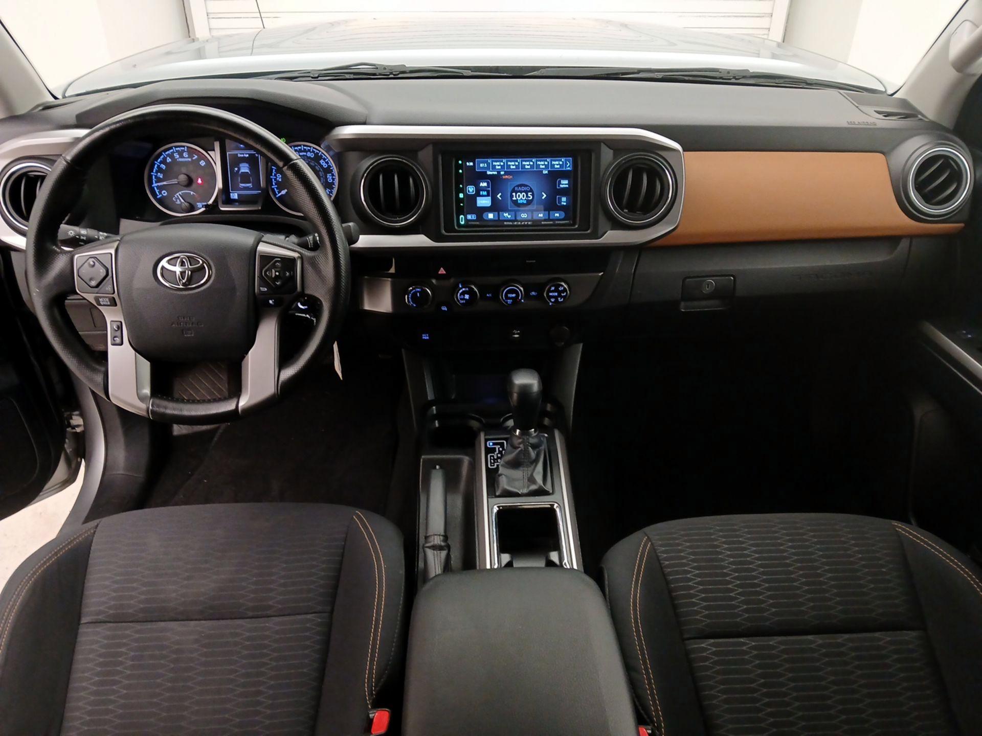 Thumbnail: 2016 Toyota Tacoma - 9