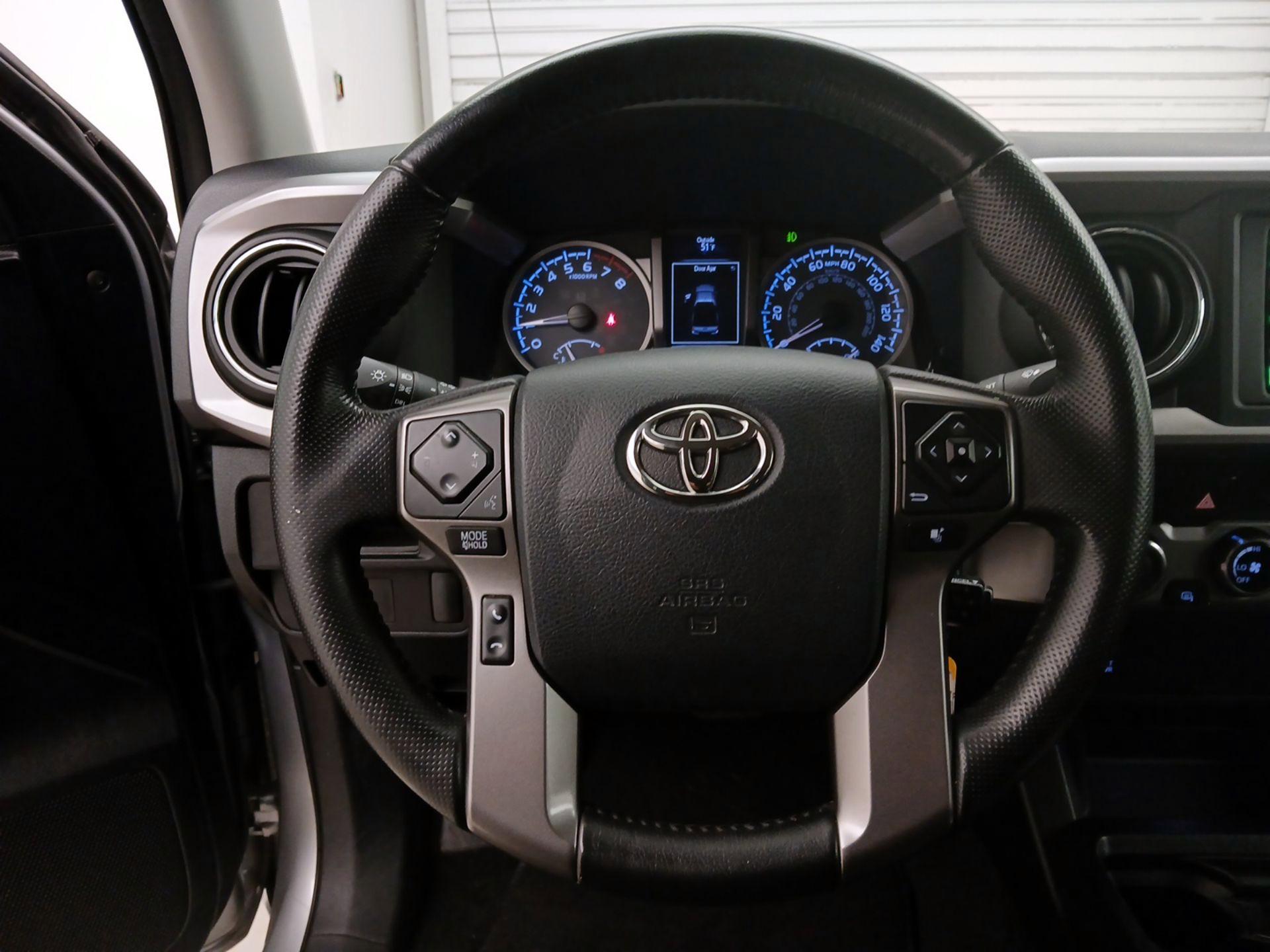 Thumbnail: 2016 Toyota Tacoma - 10