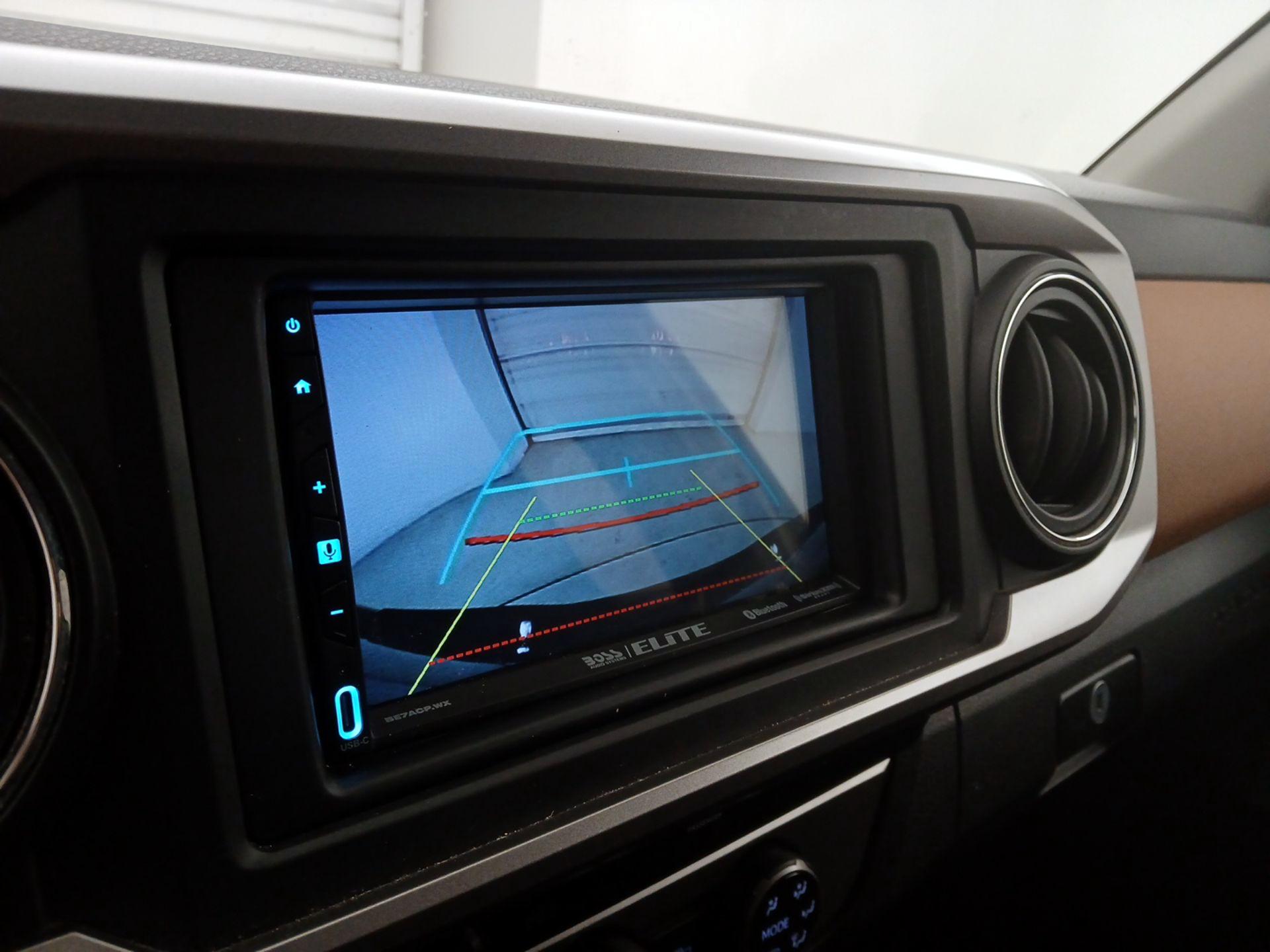 Thumbnail: 2016 Toyota Tacoma - 13