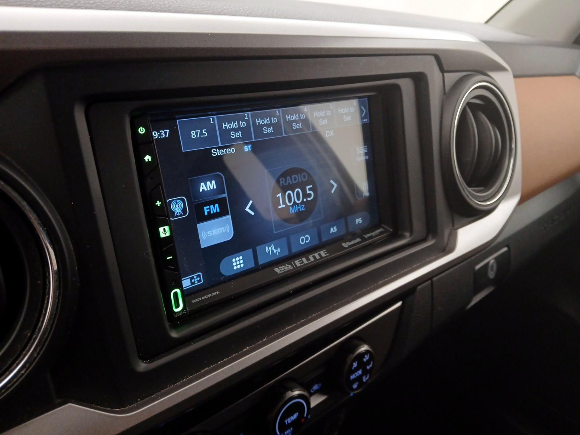 Thumbnail: 2016 Toyota Tacoma - 14