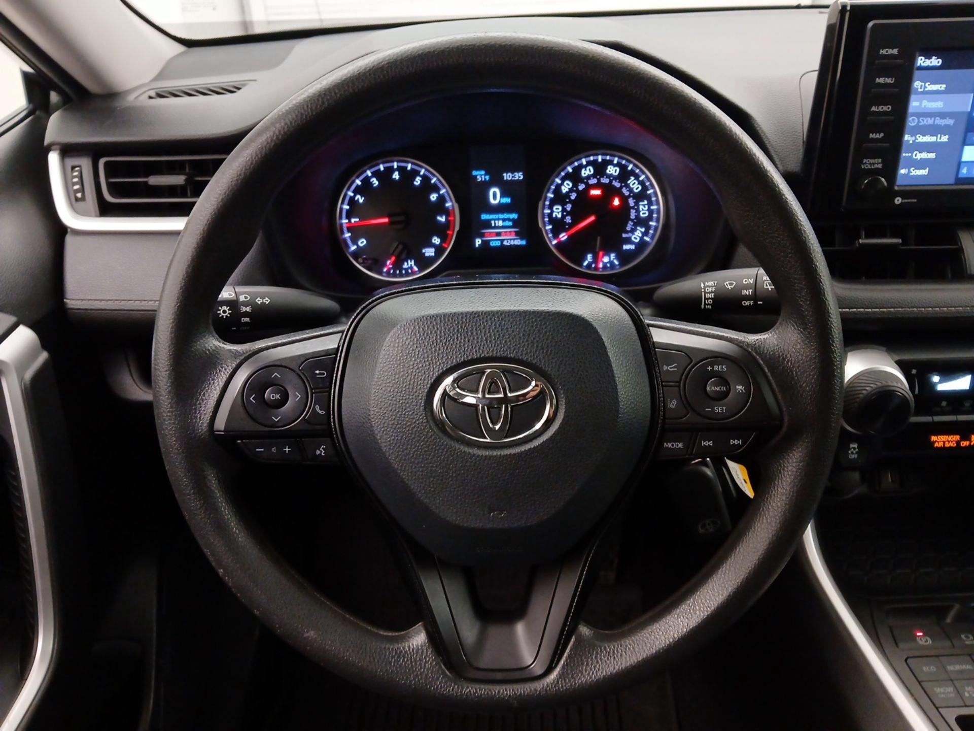 Thumbnail: 2021 Toyota RAV4 - 10