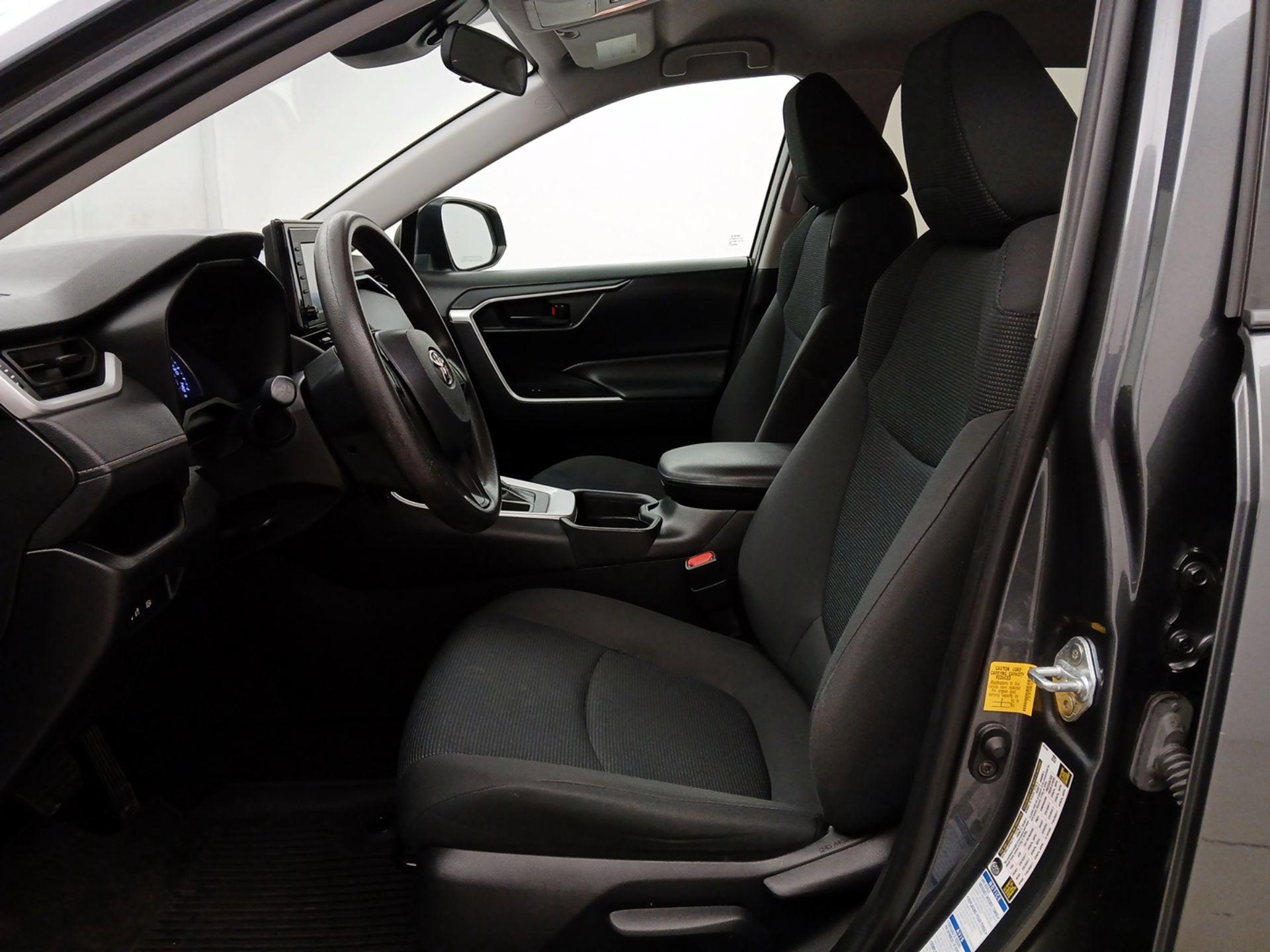 Thumbnail: 2021 Toyota RAV4 - 11