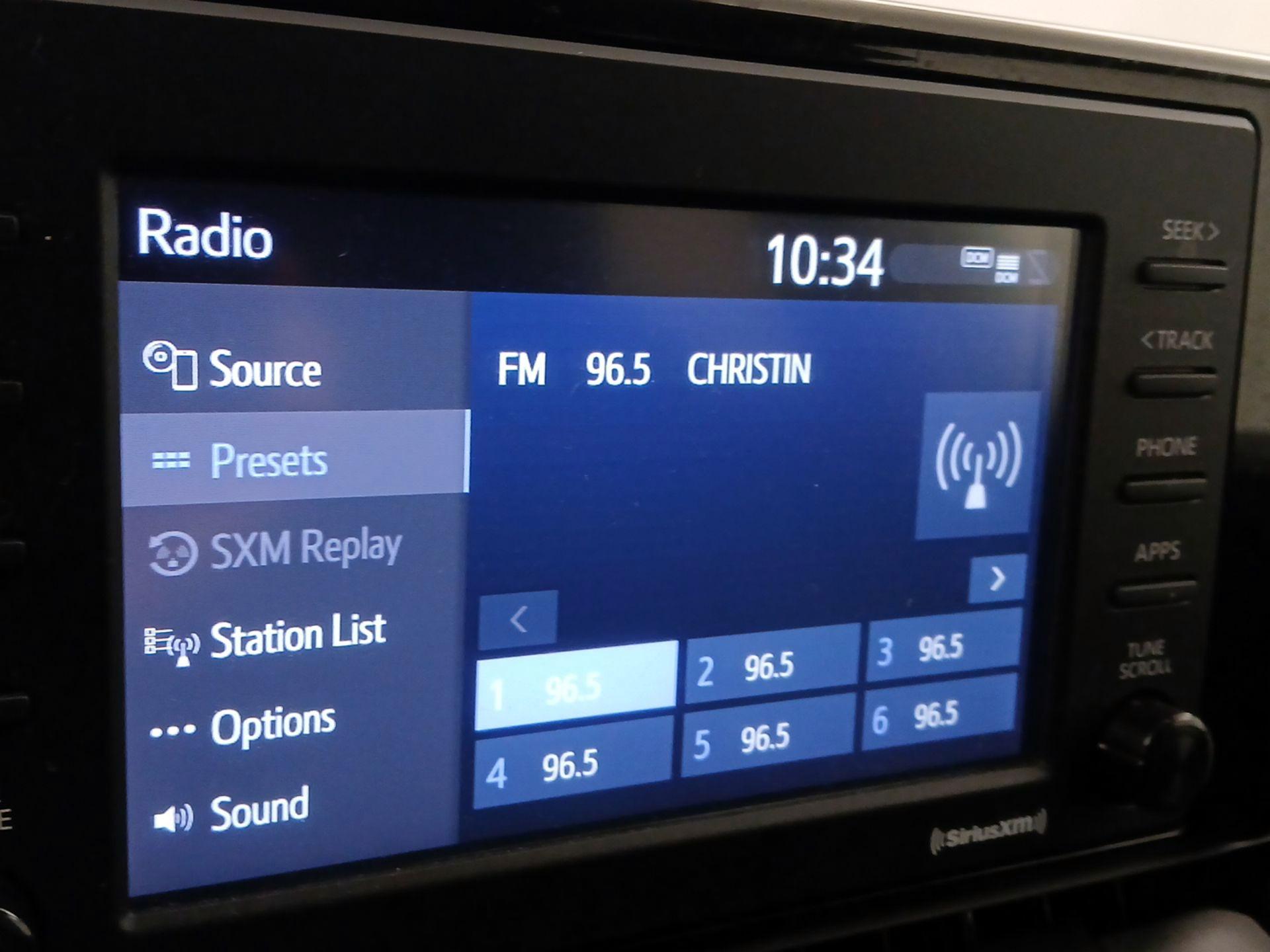 Thumbnail: 2021 Toyota RAV4 - 15