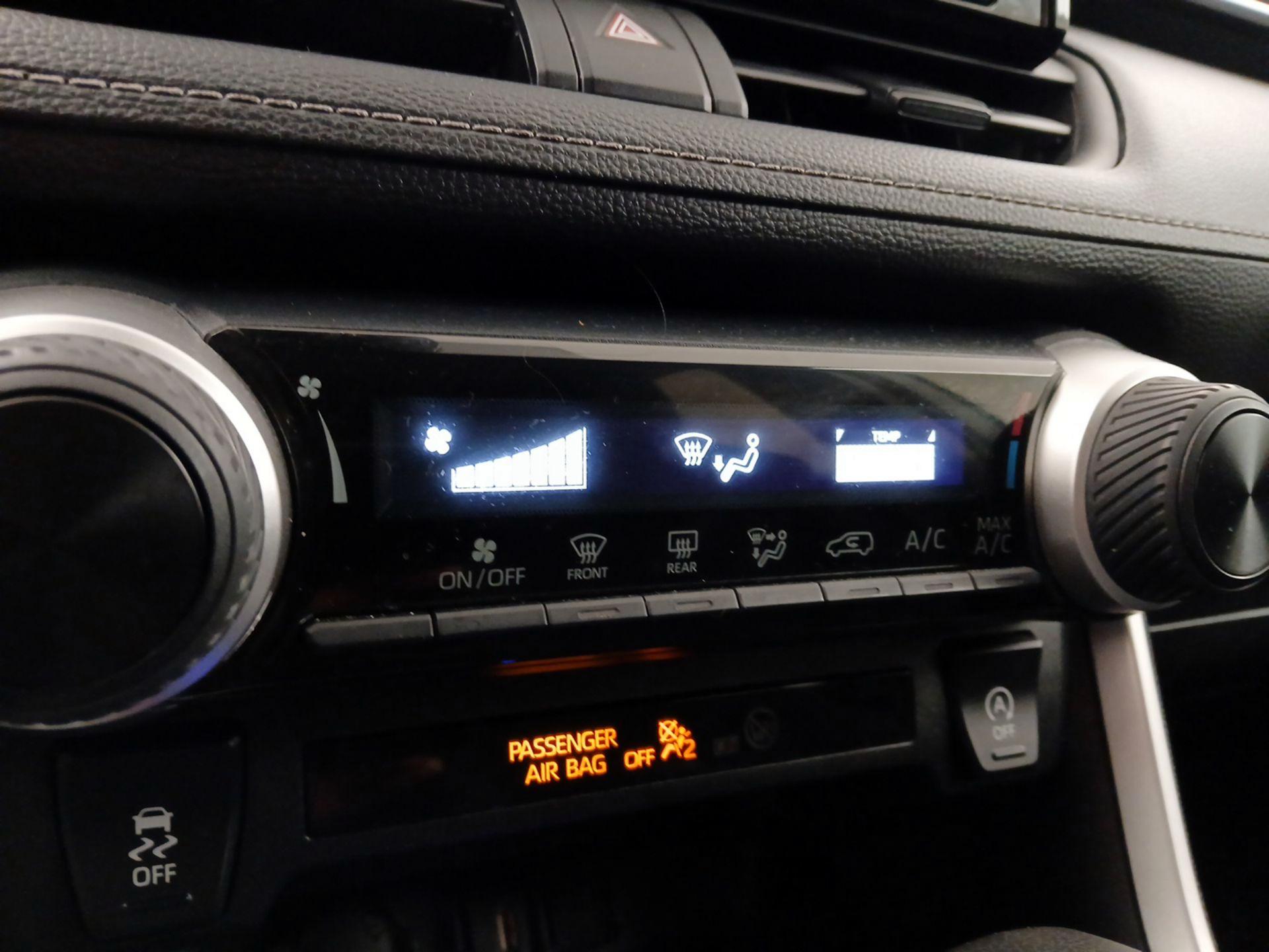 Thumbnail: 2021 Toyota RAV4 - 16