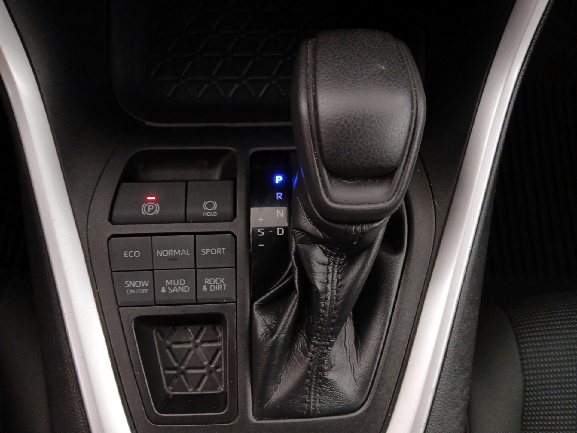 Thumbnail: 2021 Toyota RAV4 - 17