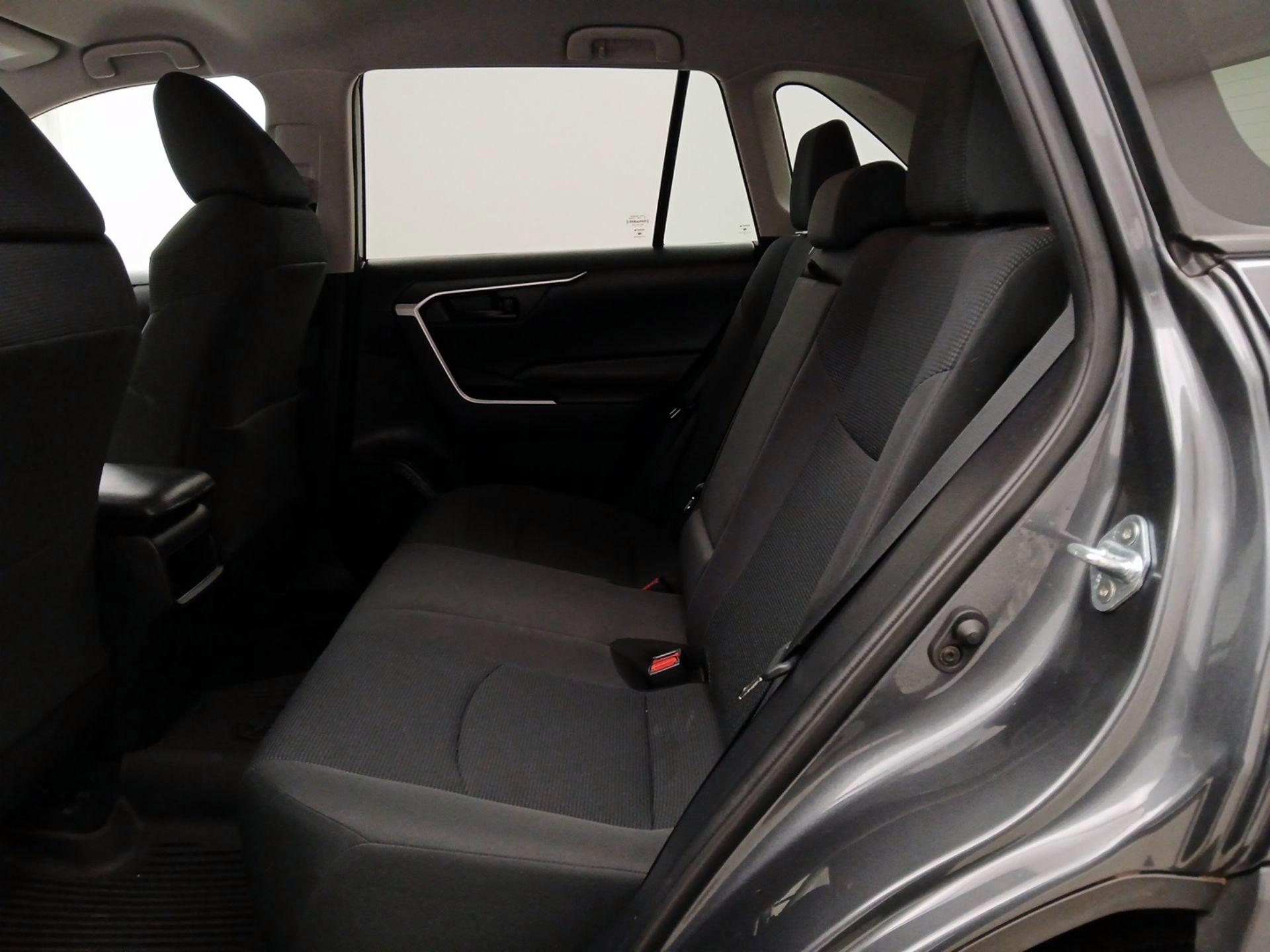 Thumbnail: 2021 Toyota RAV4 - 19