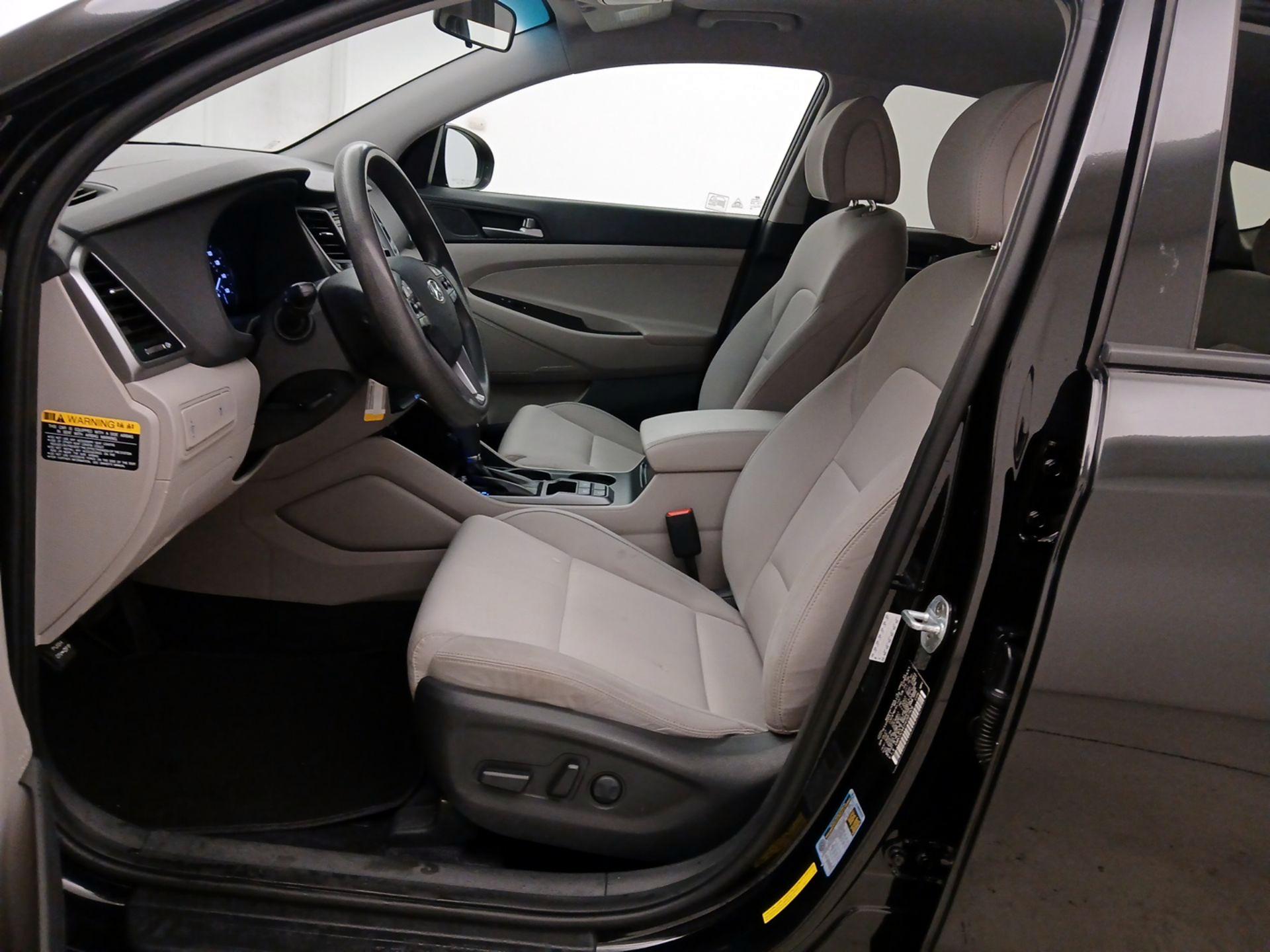 Thumbnail: 2017 Hyundai Tucson - 11