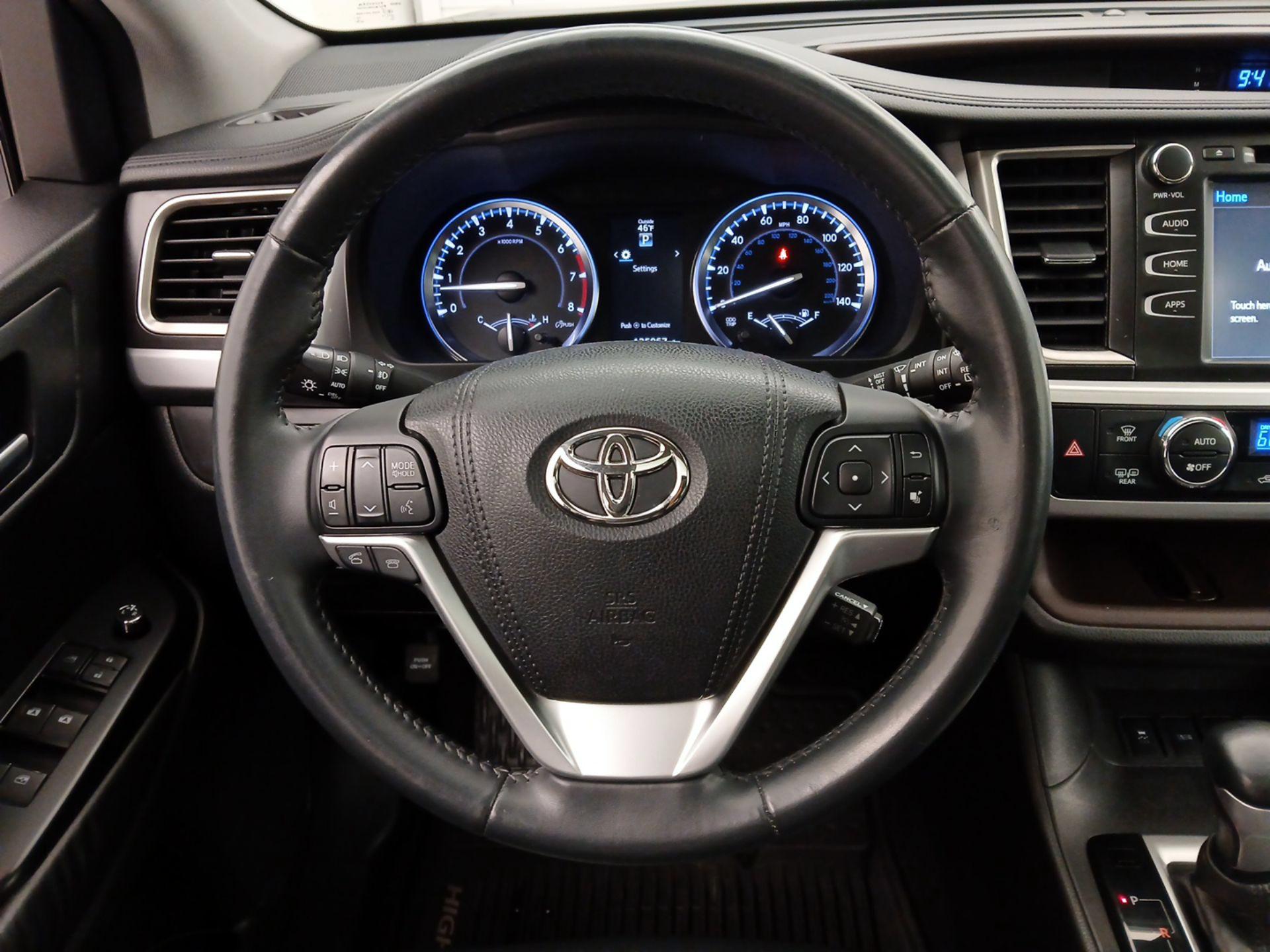 Thumbnail: 2016 Toyota Highlander - 10