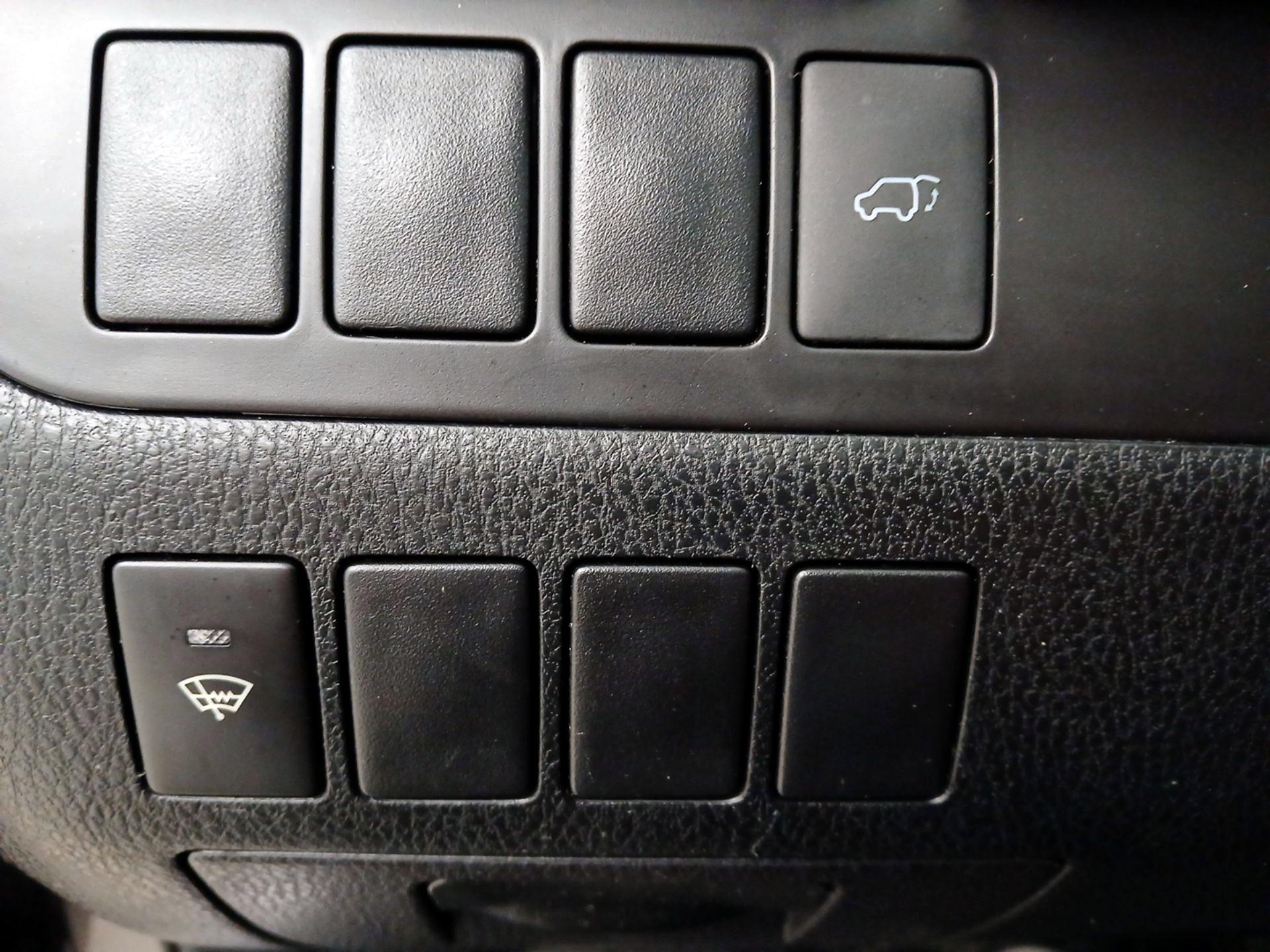 Thumbnail: 2016 Toyota Highlander - 13