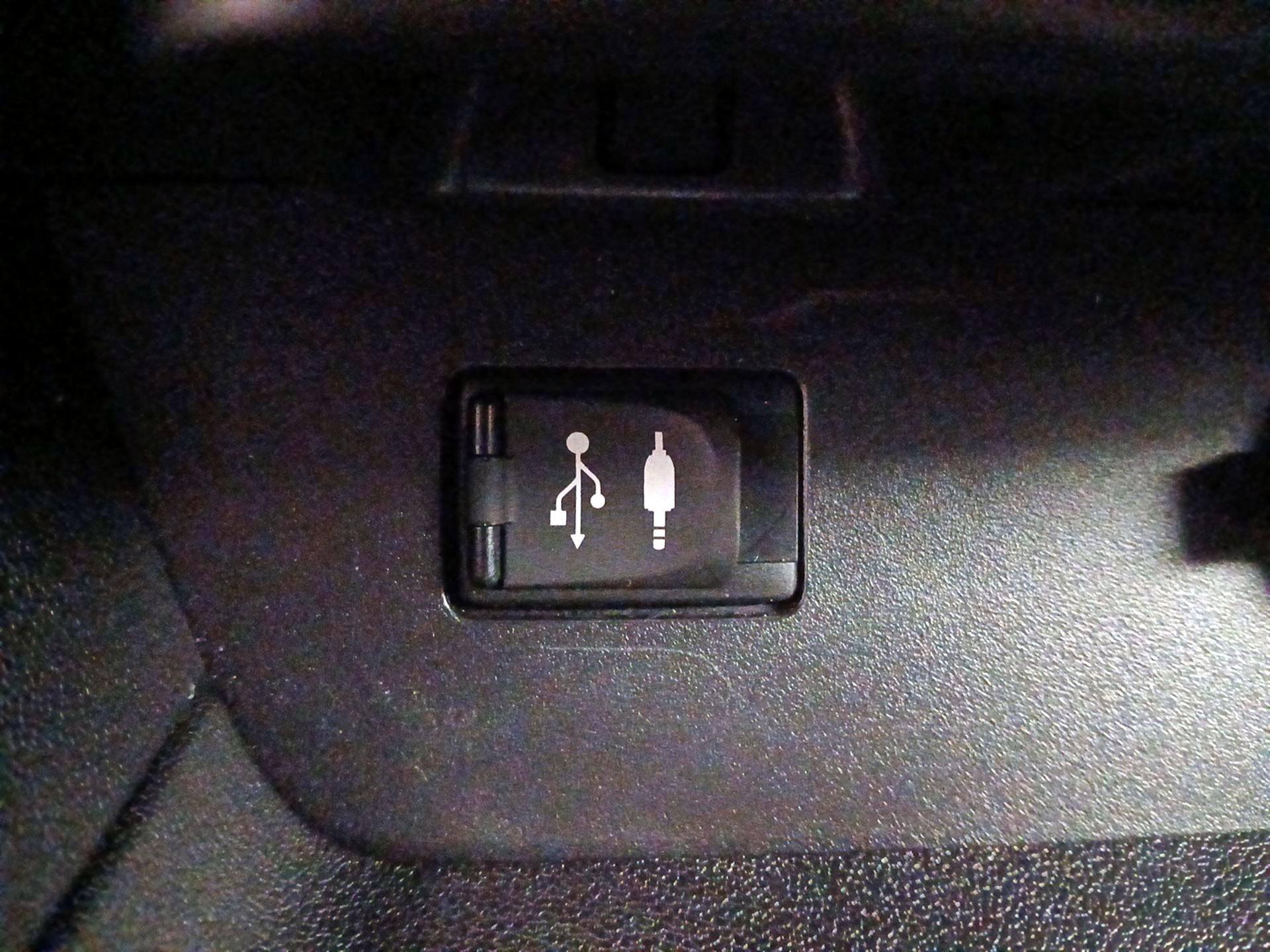 Thumbnail: 2016 Toyota Highlander - 18