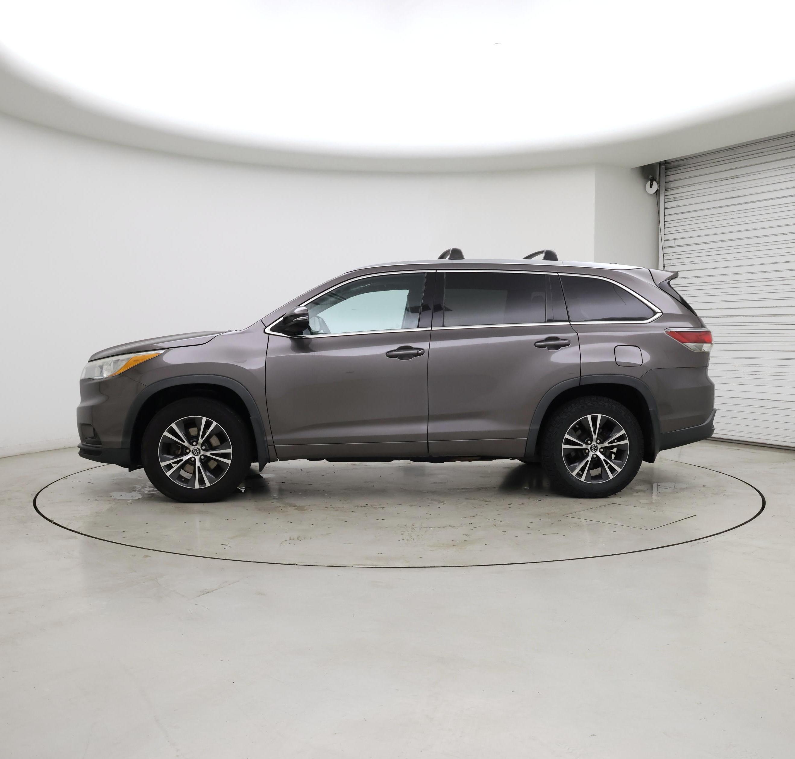 Thumbnail: 2016 Toyota Highlander - 3