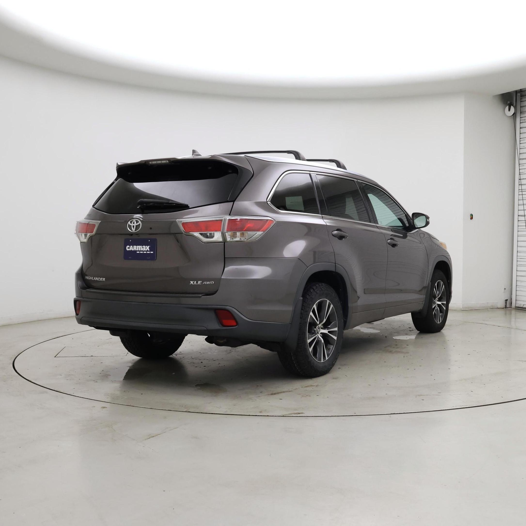 Thumbnail: 2016 Toyota Highlander - 8