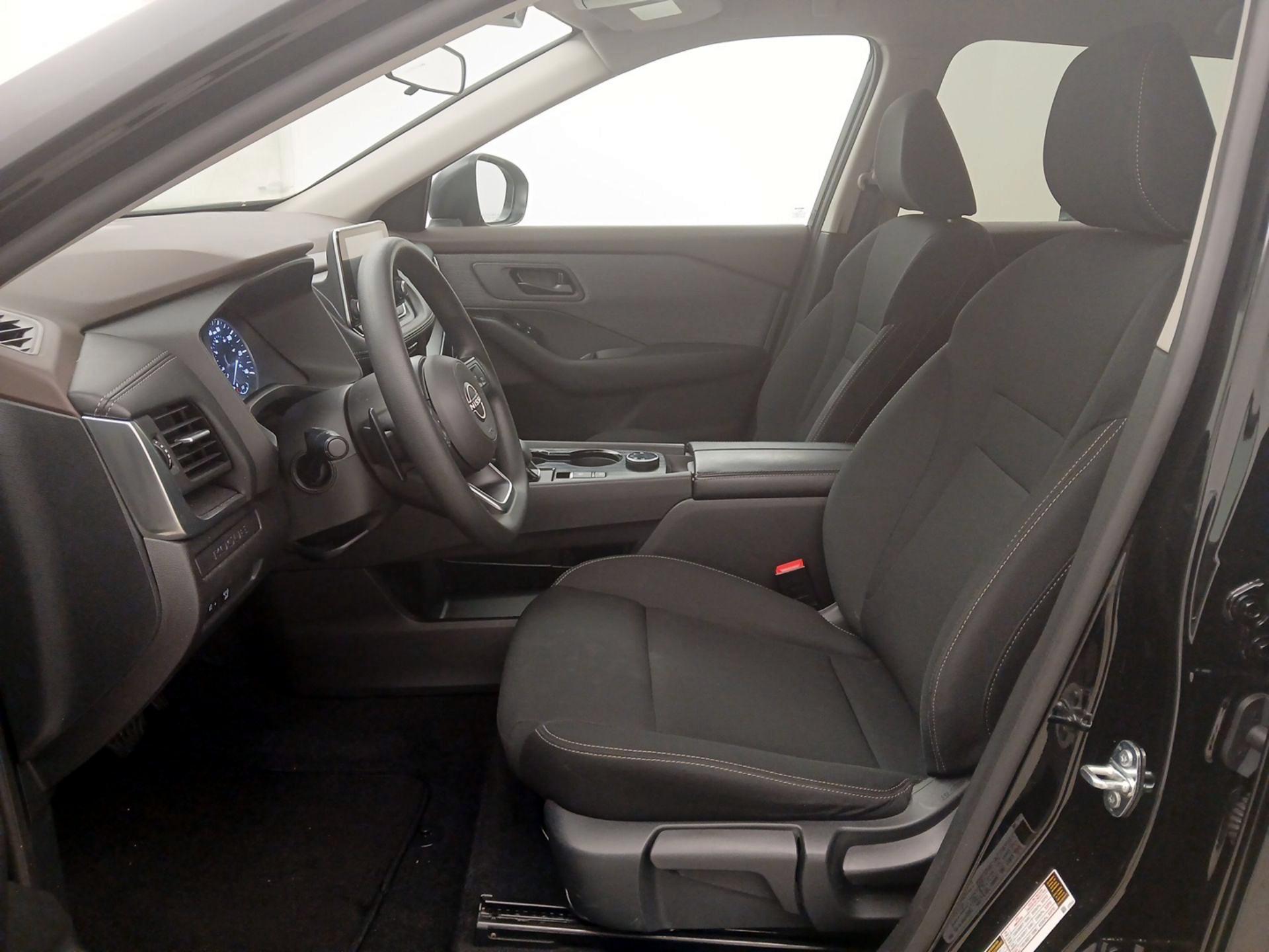 Thumbnail: 2023 Nissan Rogue - 11