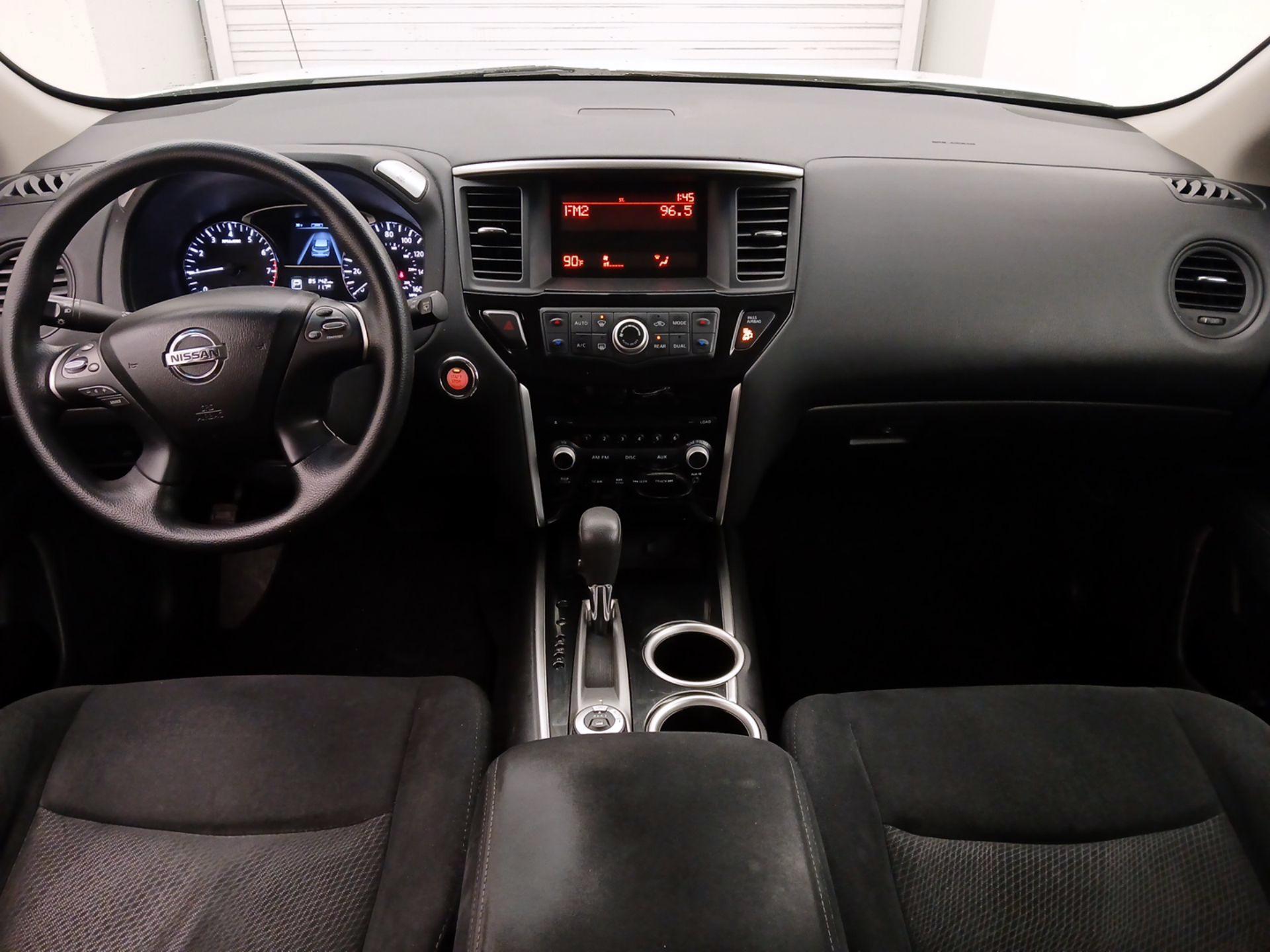 Thumbnail: 2015 Nissan Pathfinder - 9