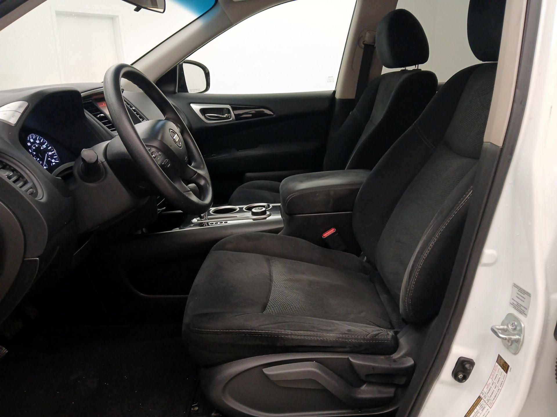 Thumbnail: 2015 Nissan Pathfinder - 11