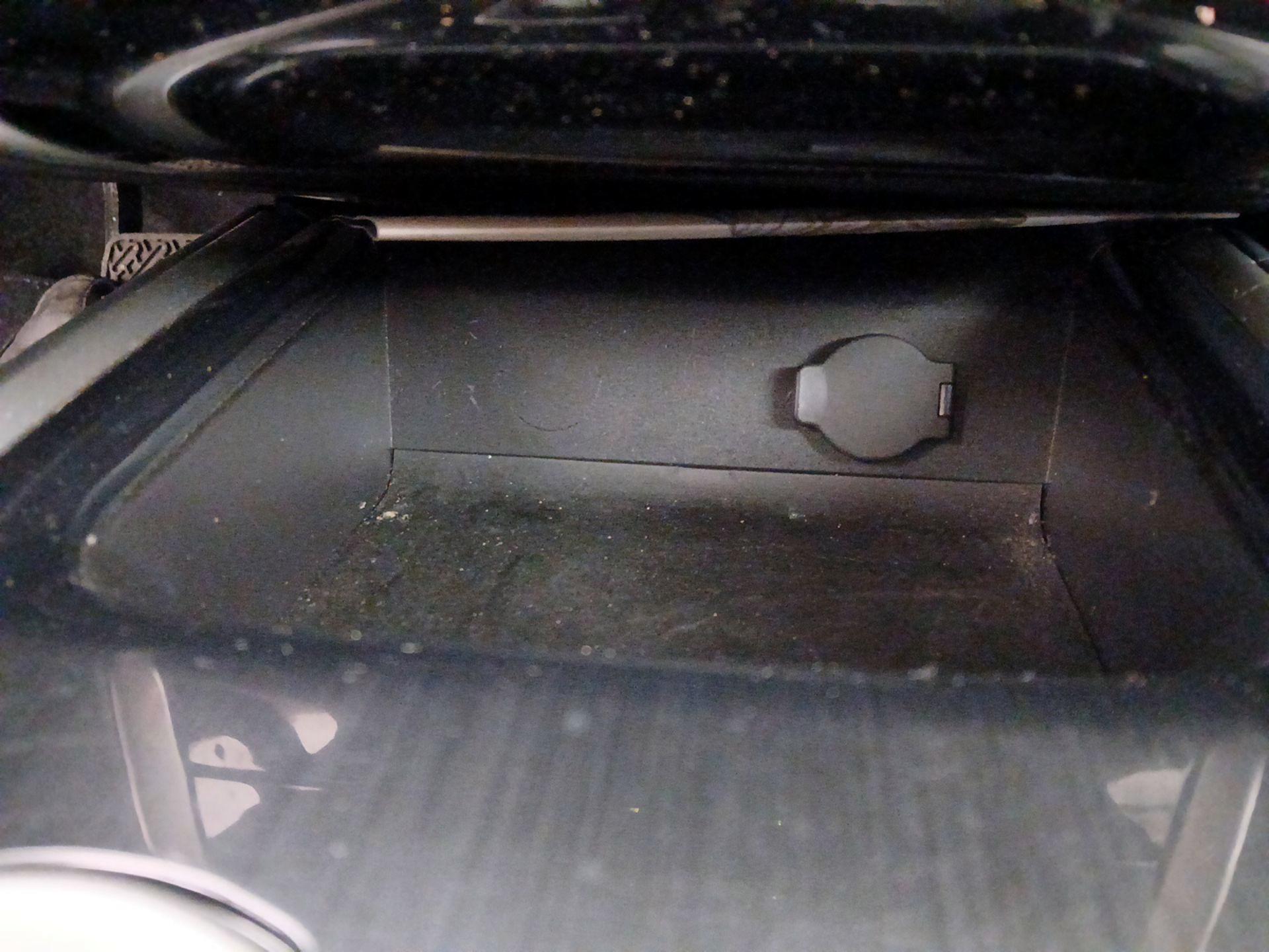 Thumbnail: 2015 Nissan Pathfinder - 17