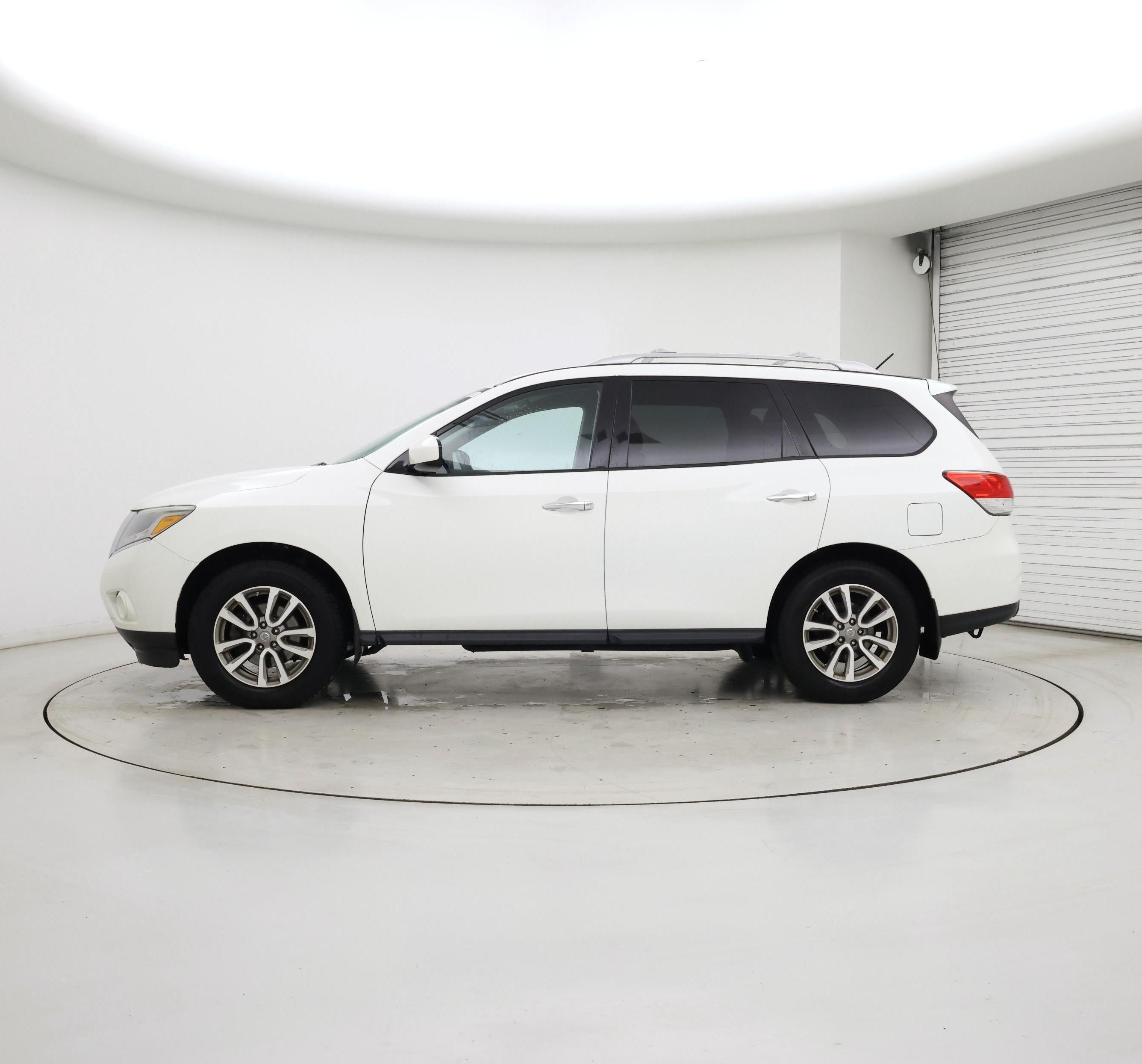 Thumbnail: 2015 Nissan Pathfinder - 3