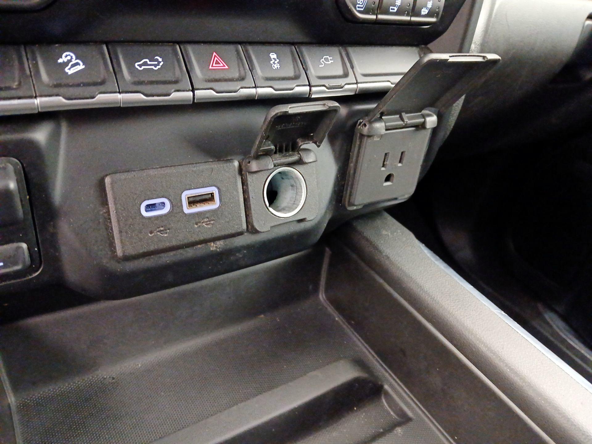 Thumbnail: 2022 GMC Sierra 2500 - 18