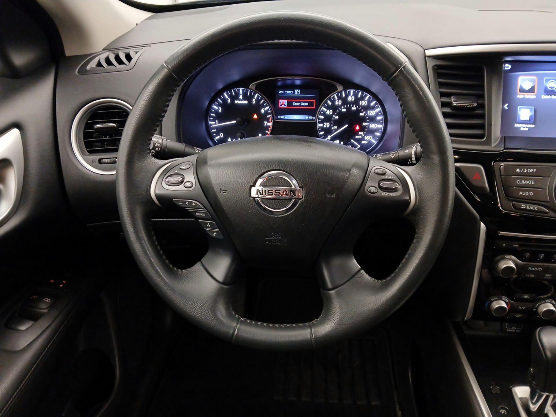 Thumbnail: 2018 Nissan Pathfinder - 10