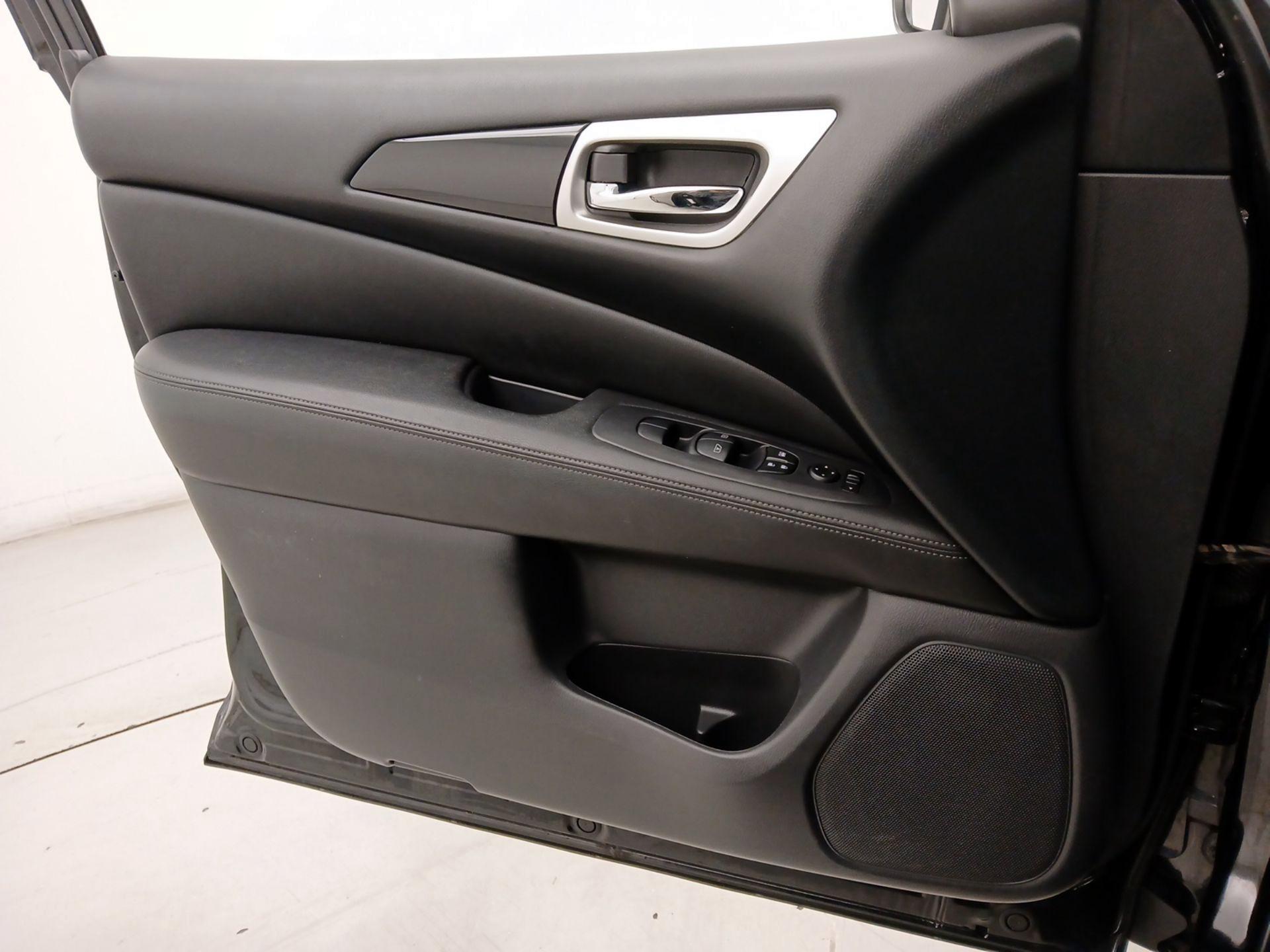 Thumbnail: 2018 Nissan Pathfinder - 12