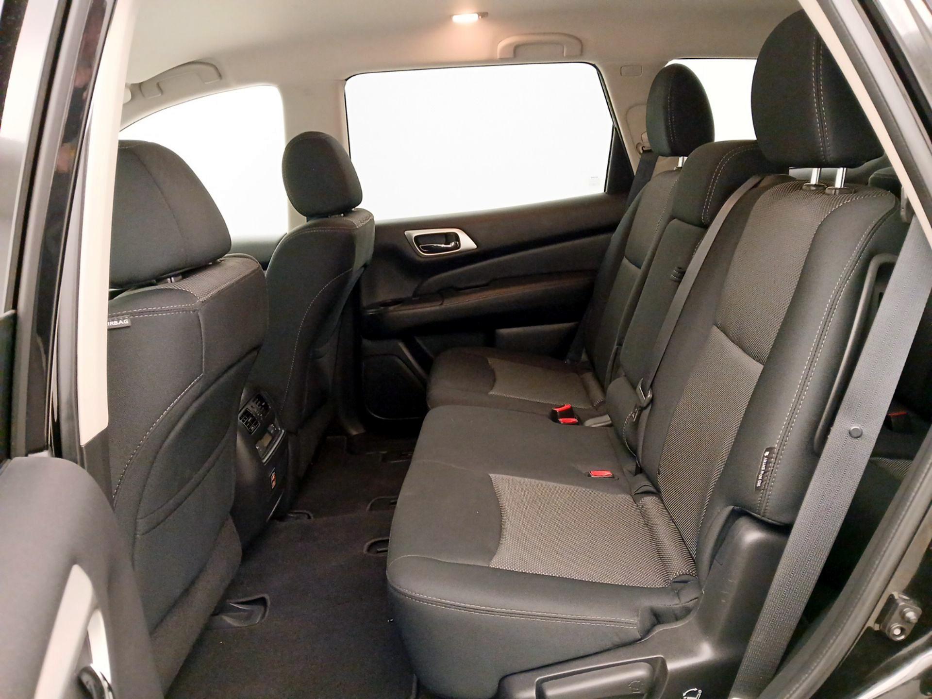 Thumbnail: 2018 Nissan Pathfinder - 19