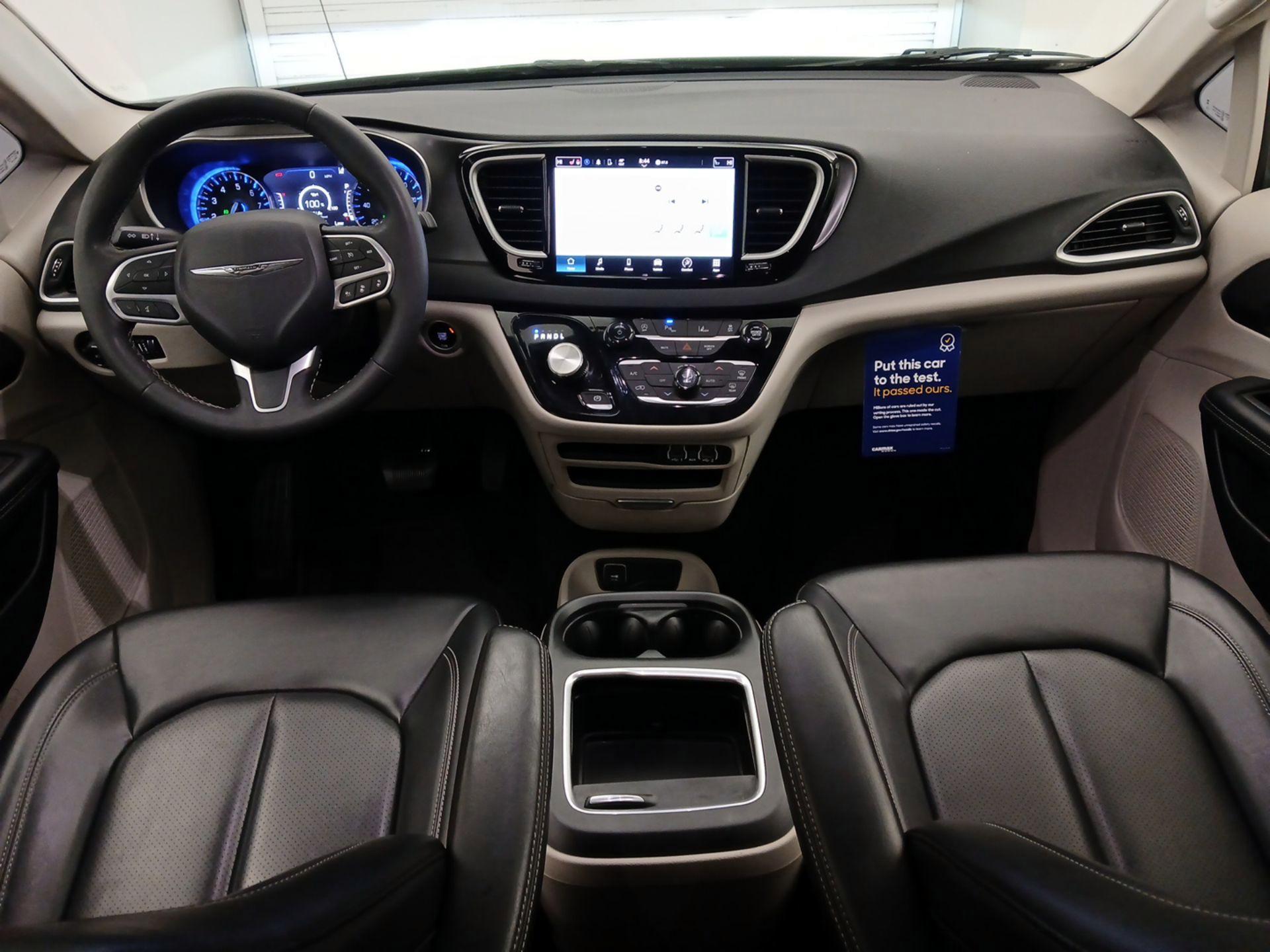 Thumbnail: 2023 Chrysler Pacifica - 9