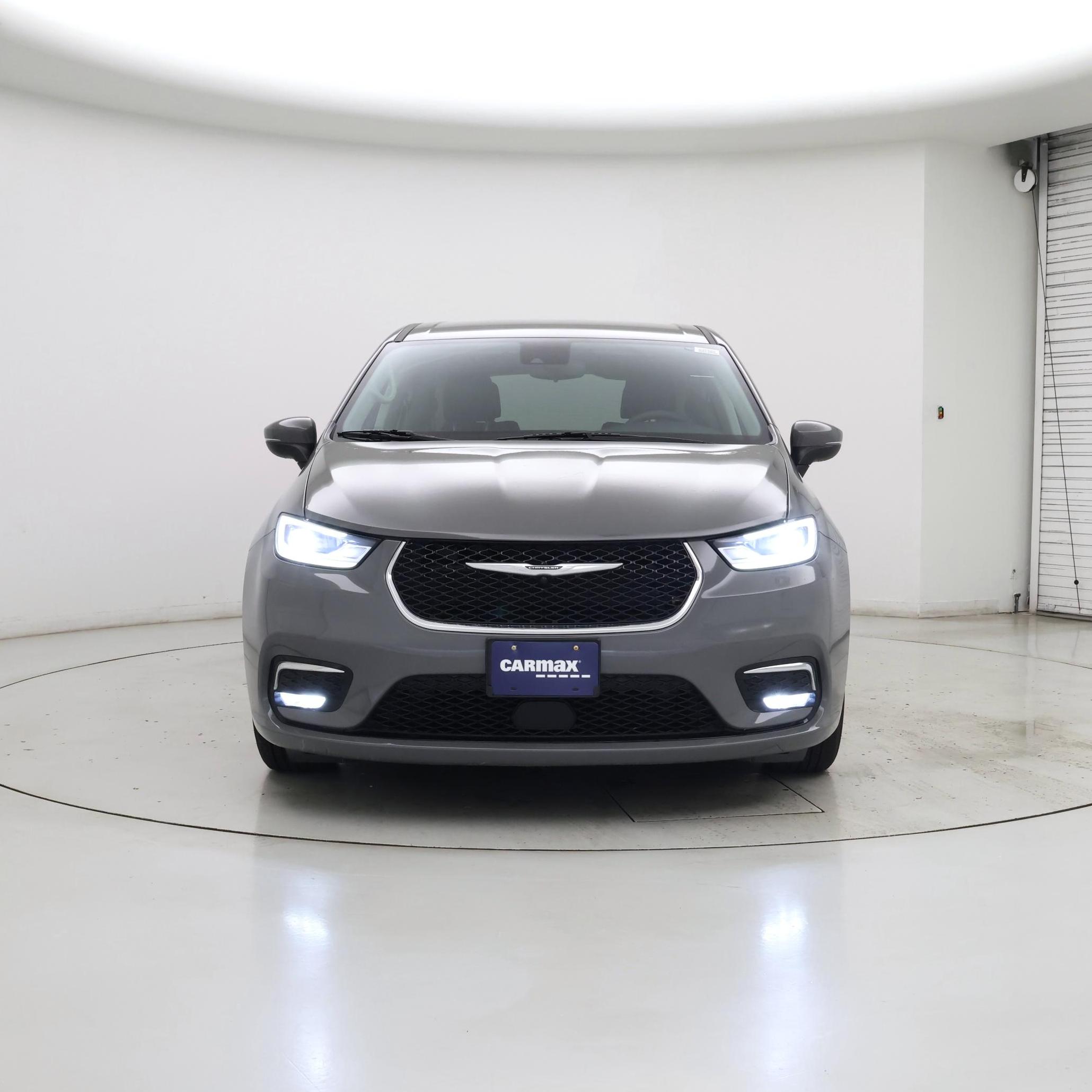 Thumbnail: 2023 Chrysler Pacifica - 5