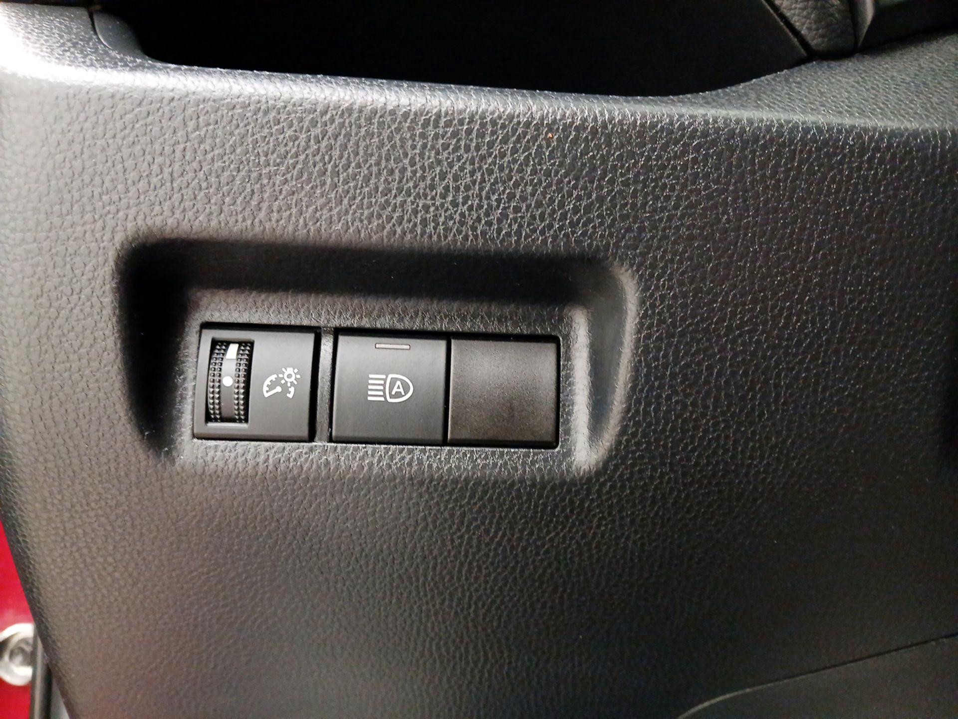 Thumbnail: 2020 Toyota RAV4 - 13