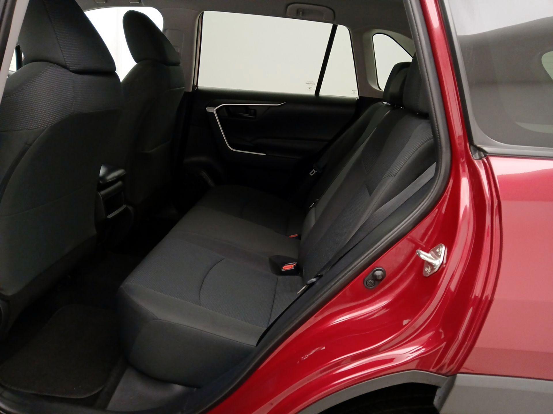 Thumbnail: 2020 Toyota RAV4 - 19