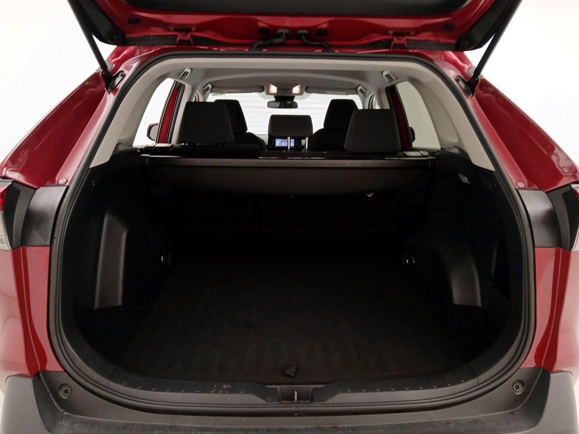 Thumbnail: 2020 Toyota RAV4 - 20