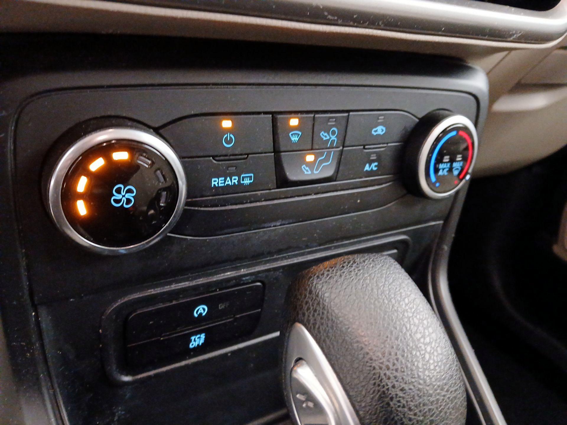 Thumbnail: 2019 Ford EcoSport - 16