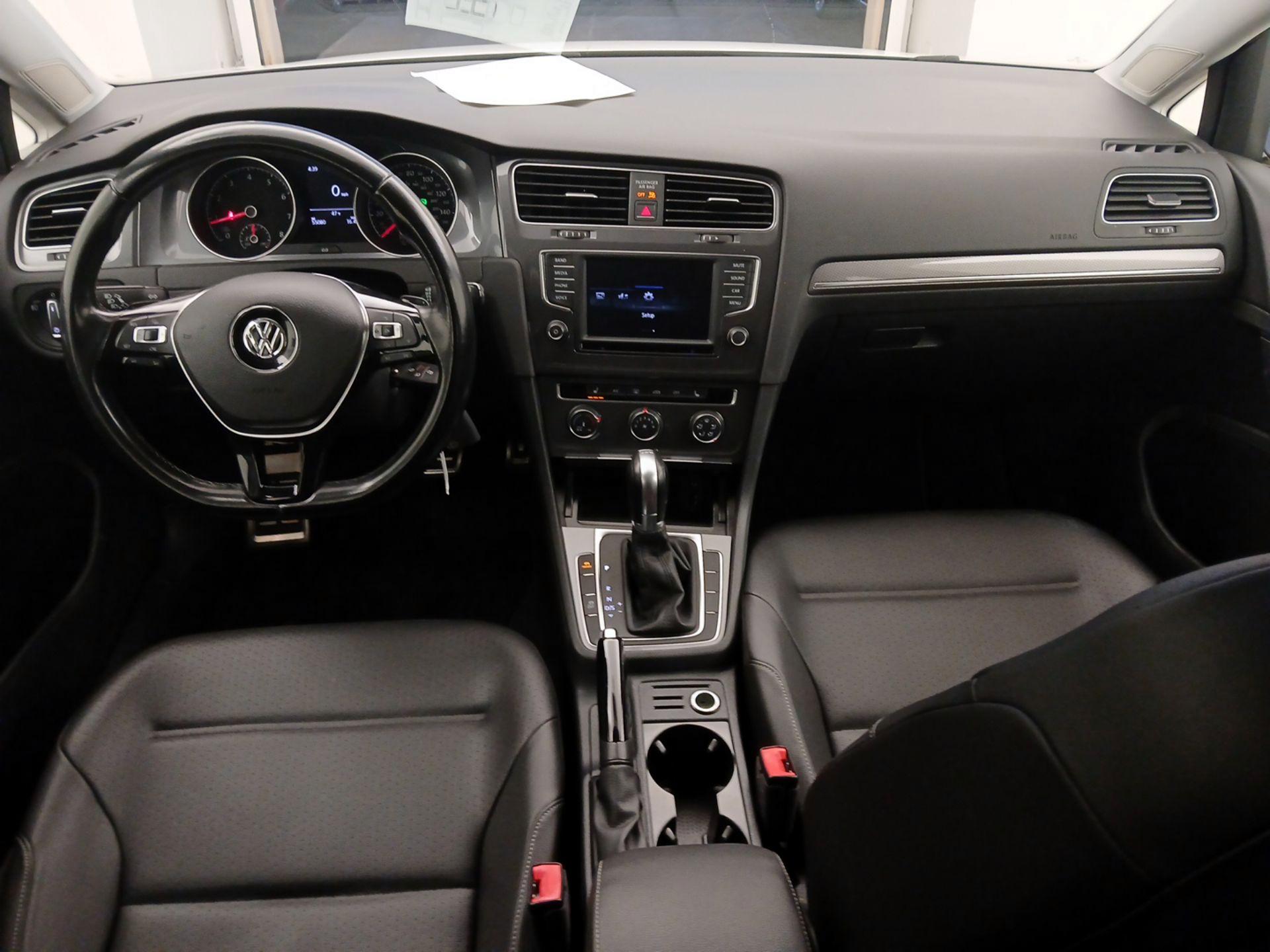 Thumbnail: 2017 Volkswagen Golf - 9