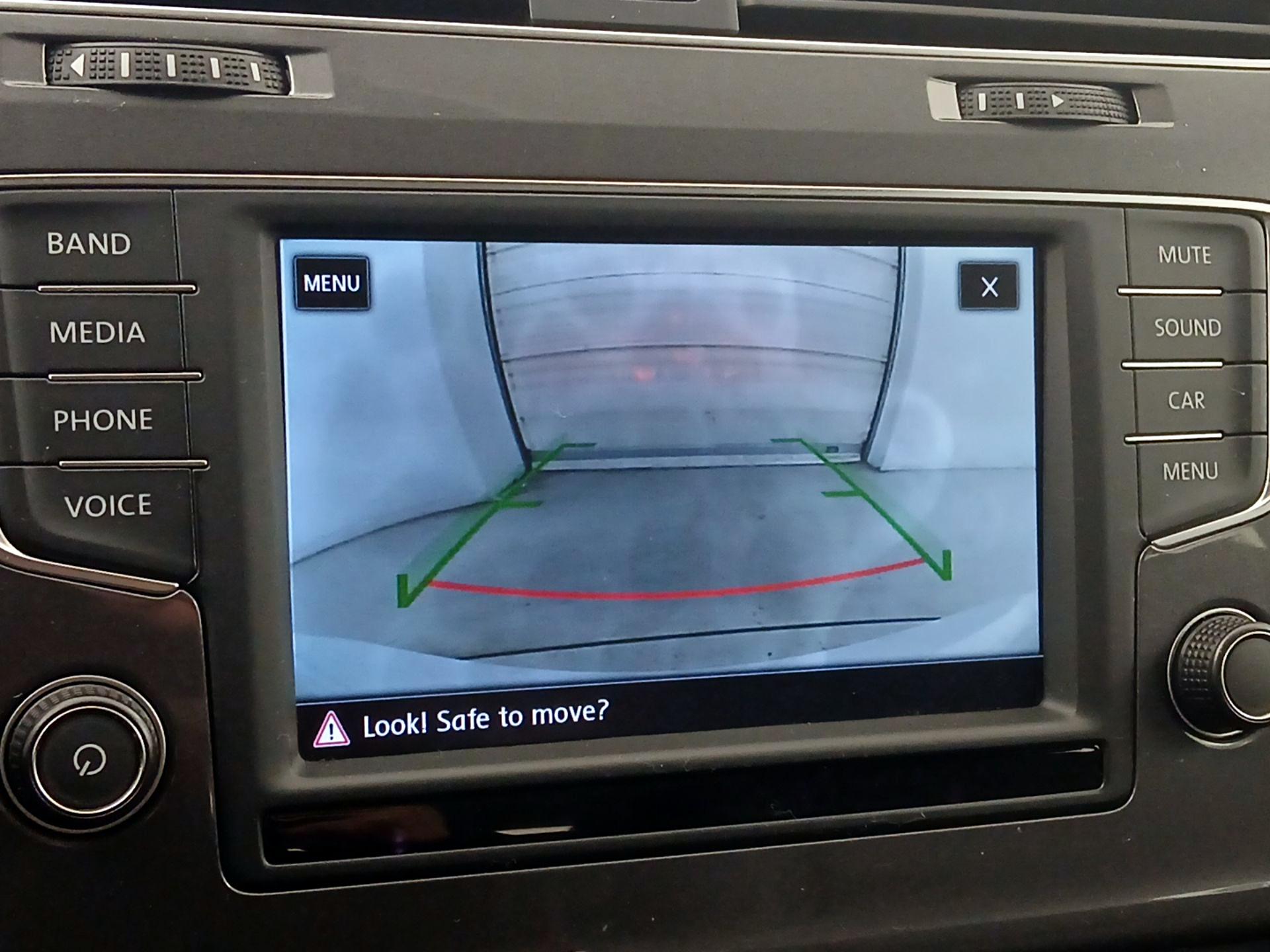 Thumbnail: 2017 Volkswagen Golf - 14