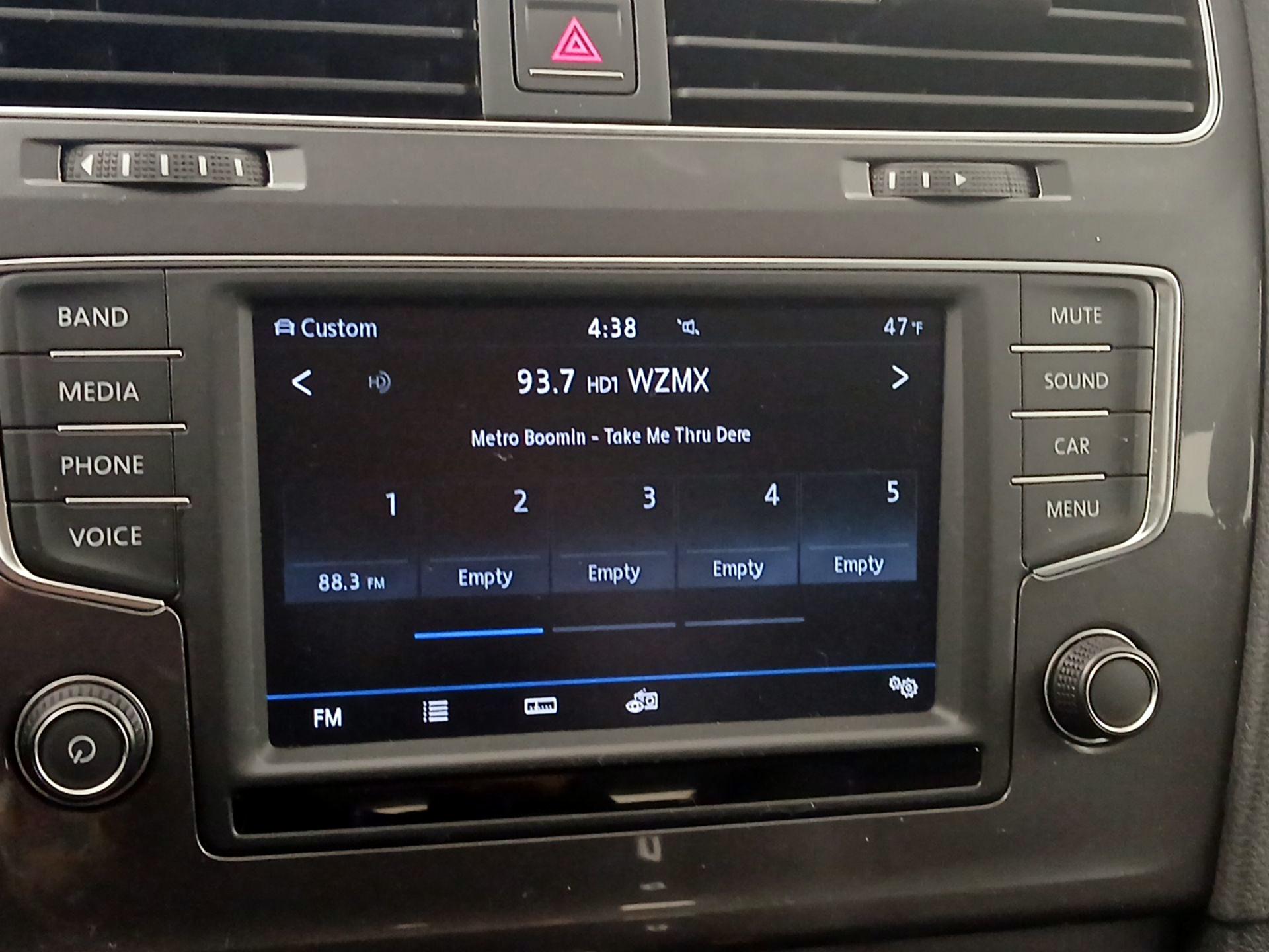 Thumbnail: 2017 Volkswagen Golf - 15